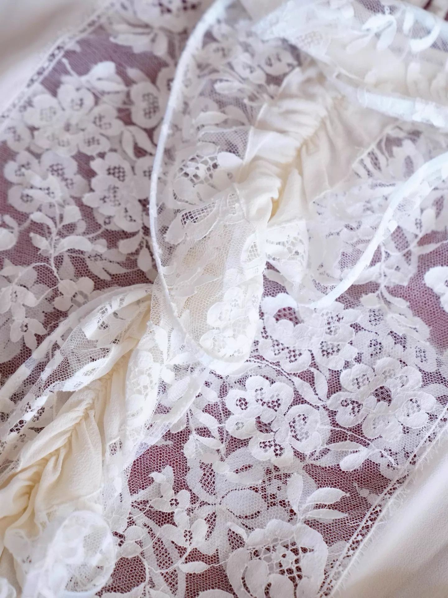 Oscar De La Renta Oscar de la Renta Vintage White Silk Lace 3D Twisted Shirt Size M / US 6-8 / IT 42-44 - 3 Thumbnail