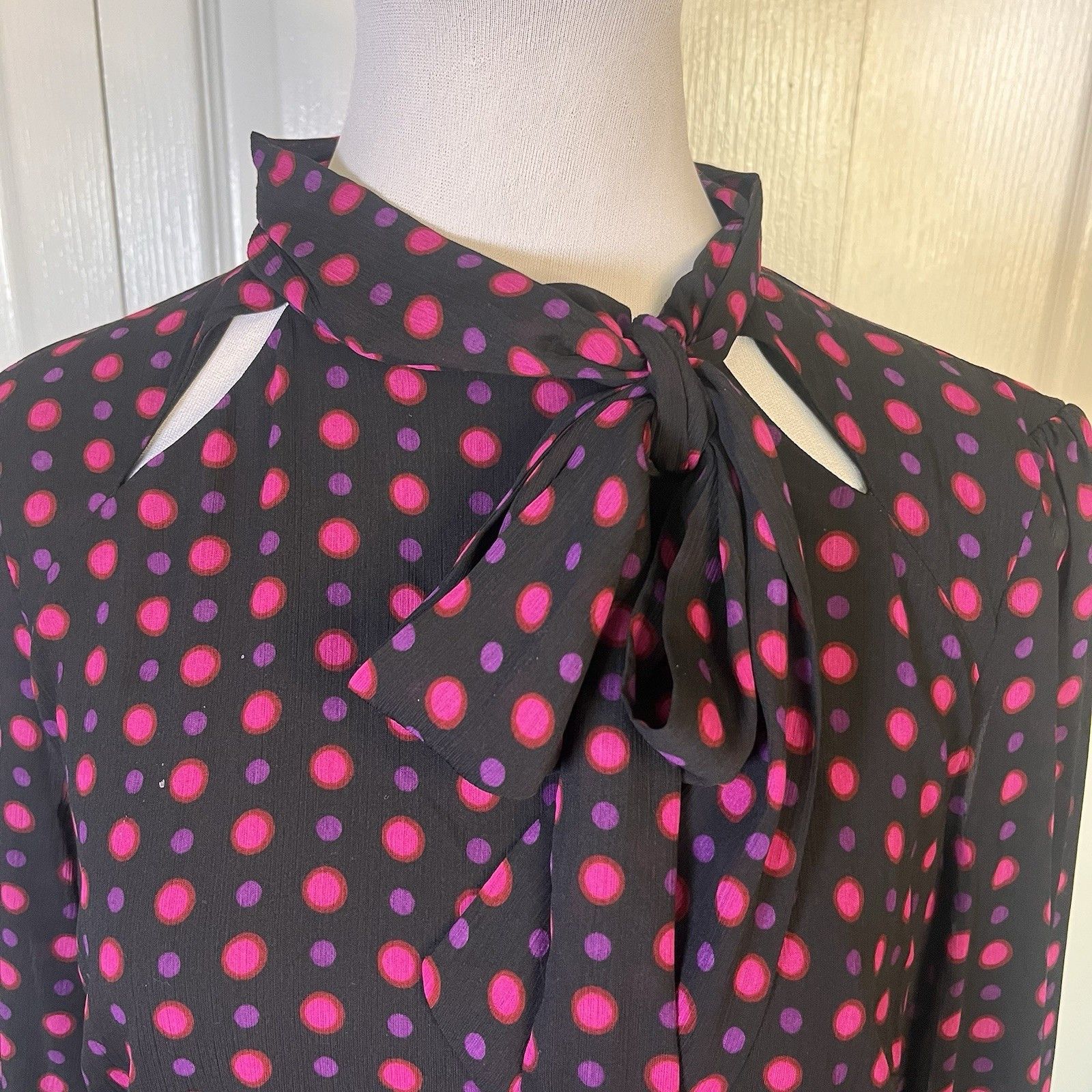 Other The Limited Tie Neck Shift Dress Sz 6 Long Sleeve Cut Outs Size M / US 6-8 / IT 42-44 - 2 Thumbnail