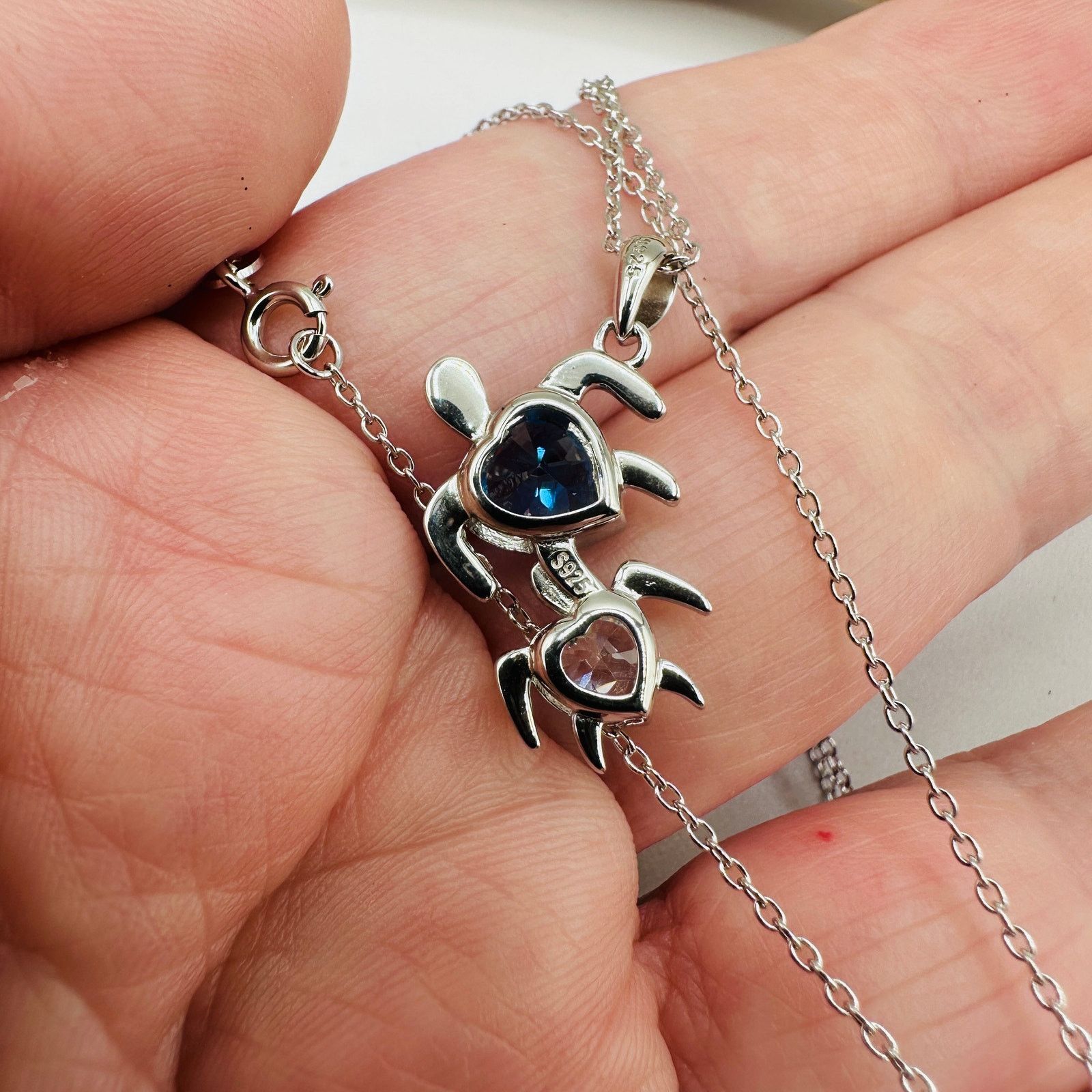 The Unbranded Brand Sterling Silver Mom and Baby Turtle CZ Heart Necklace Size ONE SIZE - 8 Thumbnail