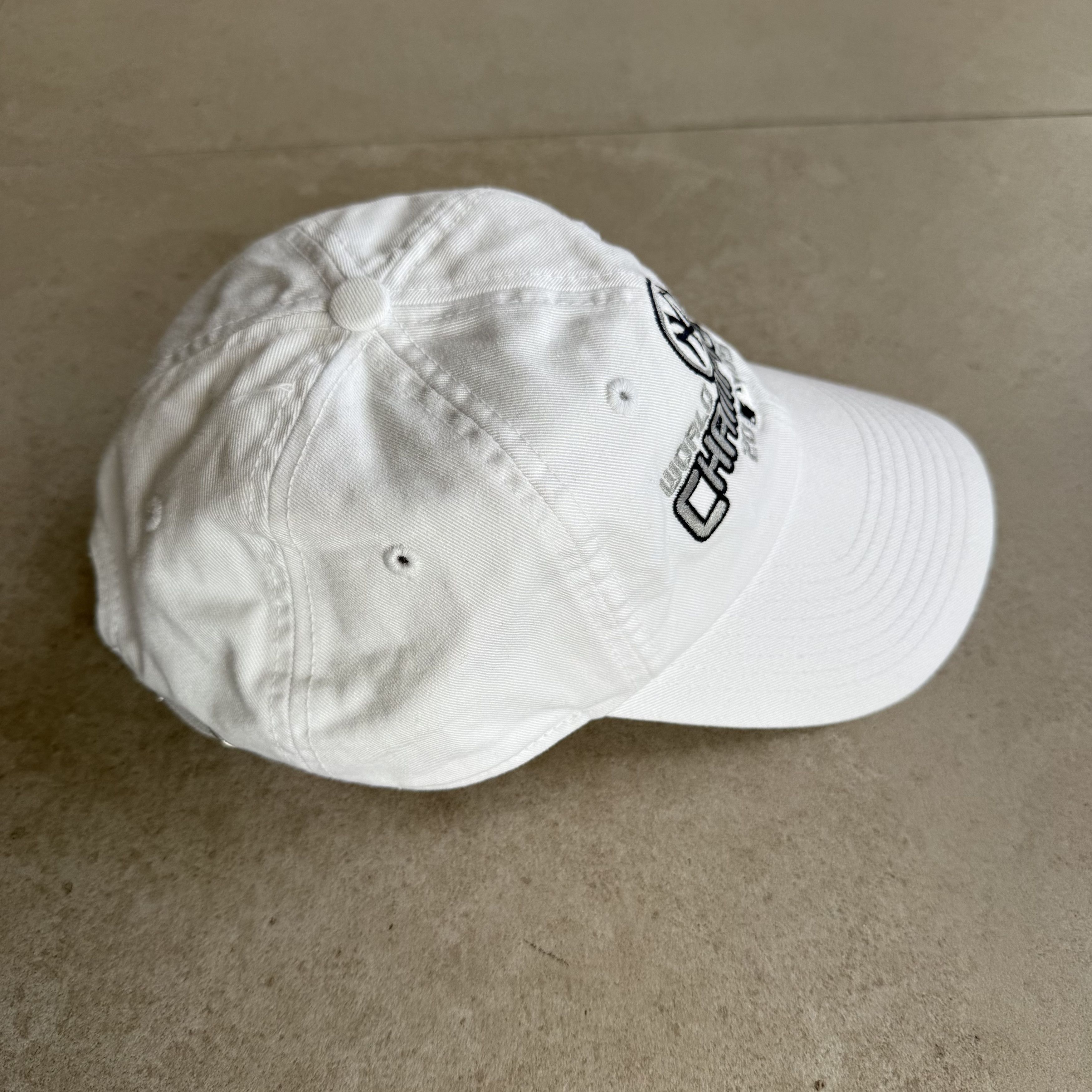 New Era New York Yankees 2009 World Series Champions Hat Size ONE SIZE - 2 Thumbnail