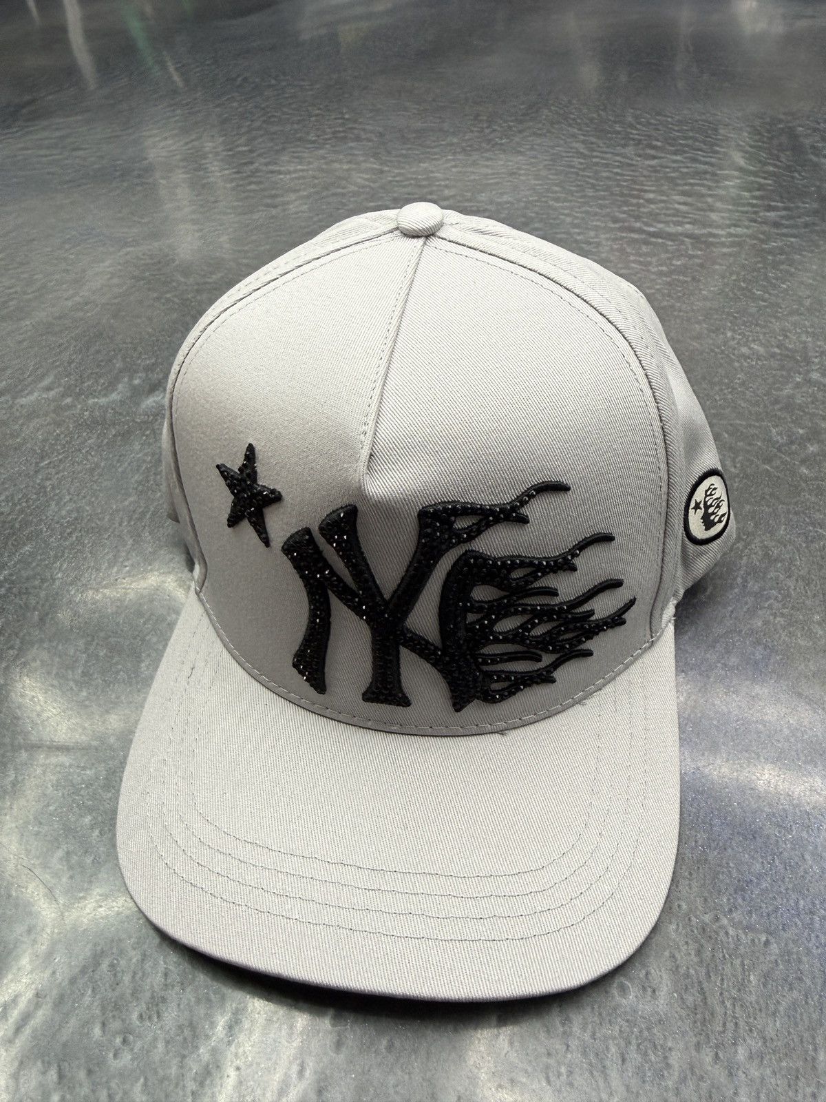 HELLSTAR Hellstar NY Rhinestone Snapback Size ONE SIZE - 1 Thumbnail