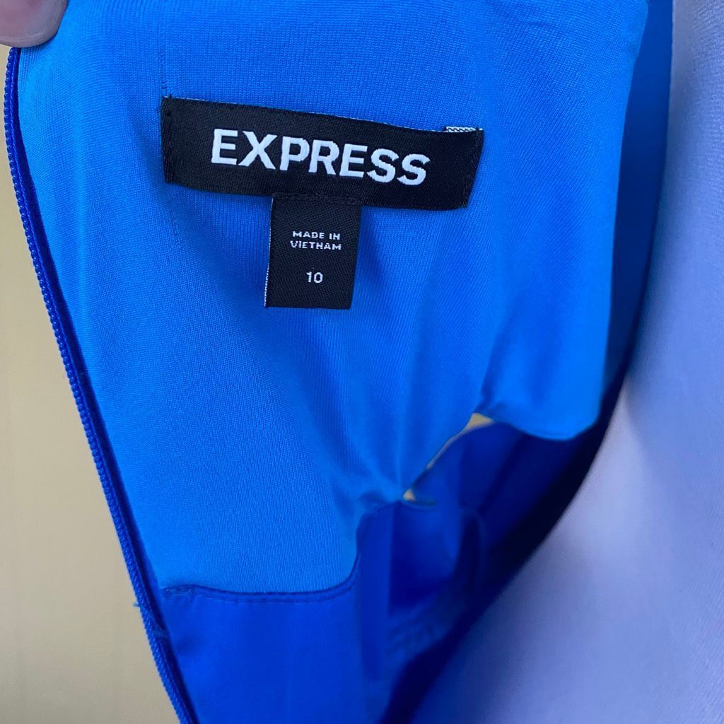 Express Express women 10 cut out spaghetti strap pleated maxi dress Size L / US 10 / IT 46 - 9 Thumbnail