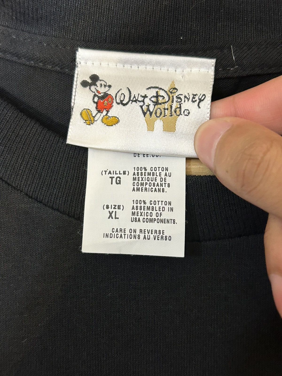 Disney × Vintage 2004 Disney World Fireworks T Shirt Size US XL / EU 56 / 4 - 3 Thumbnail