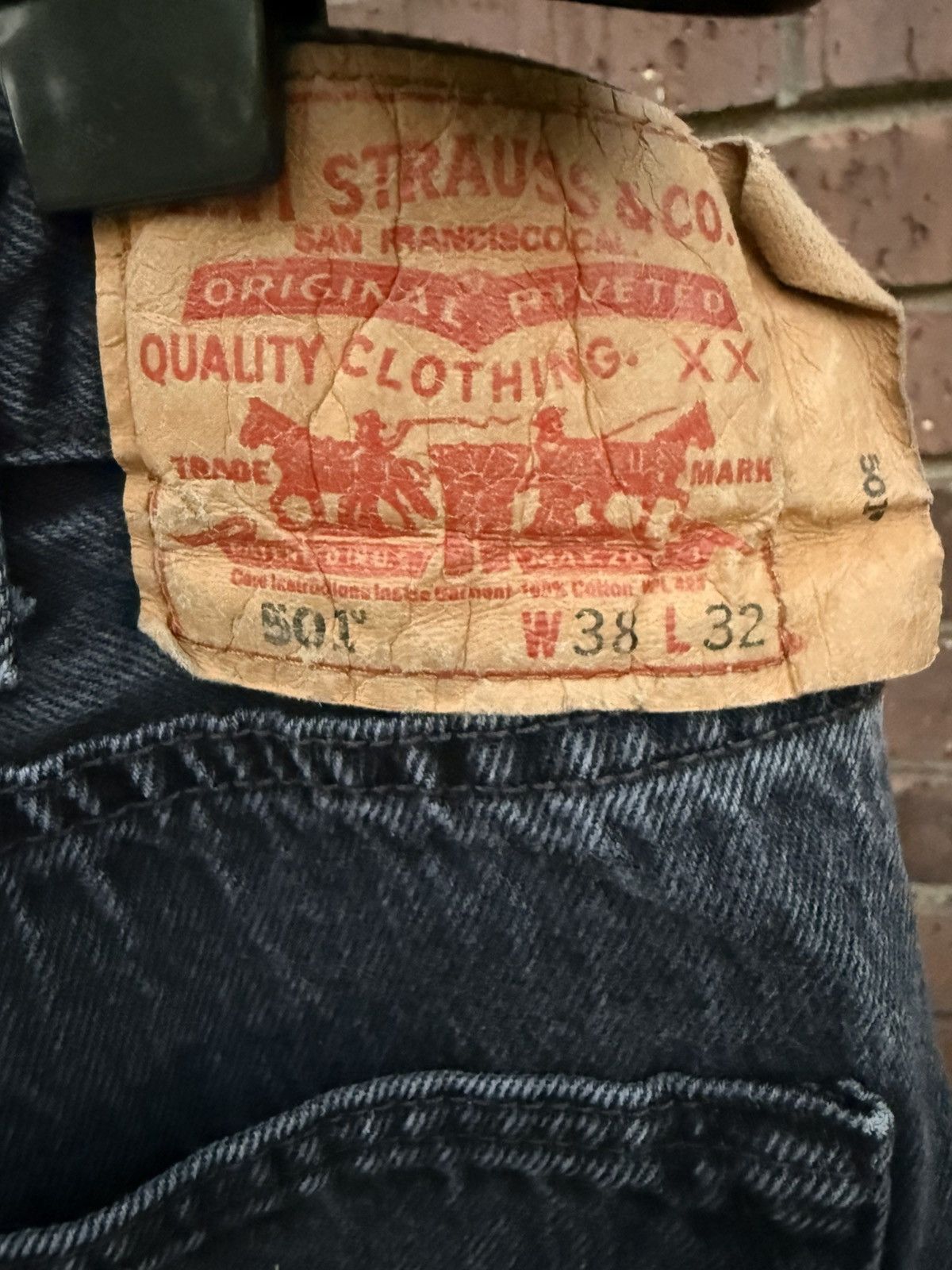 Levi's Levis 501 Button Fly Black Denim Jeans Mens Straight Leg Size US 37 - 4 Thumbnail