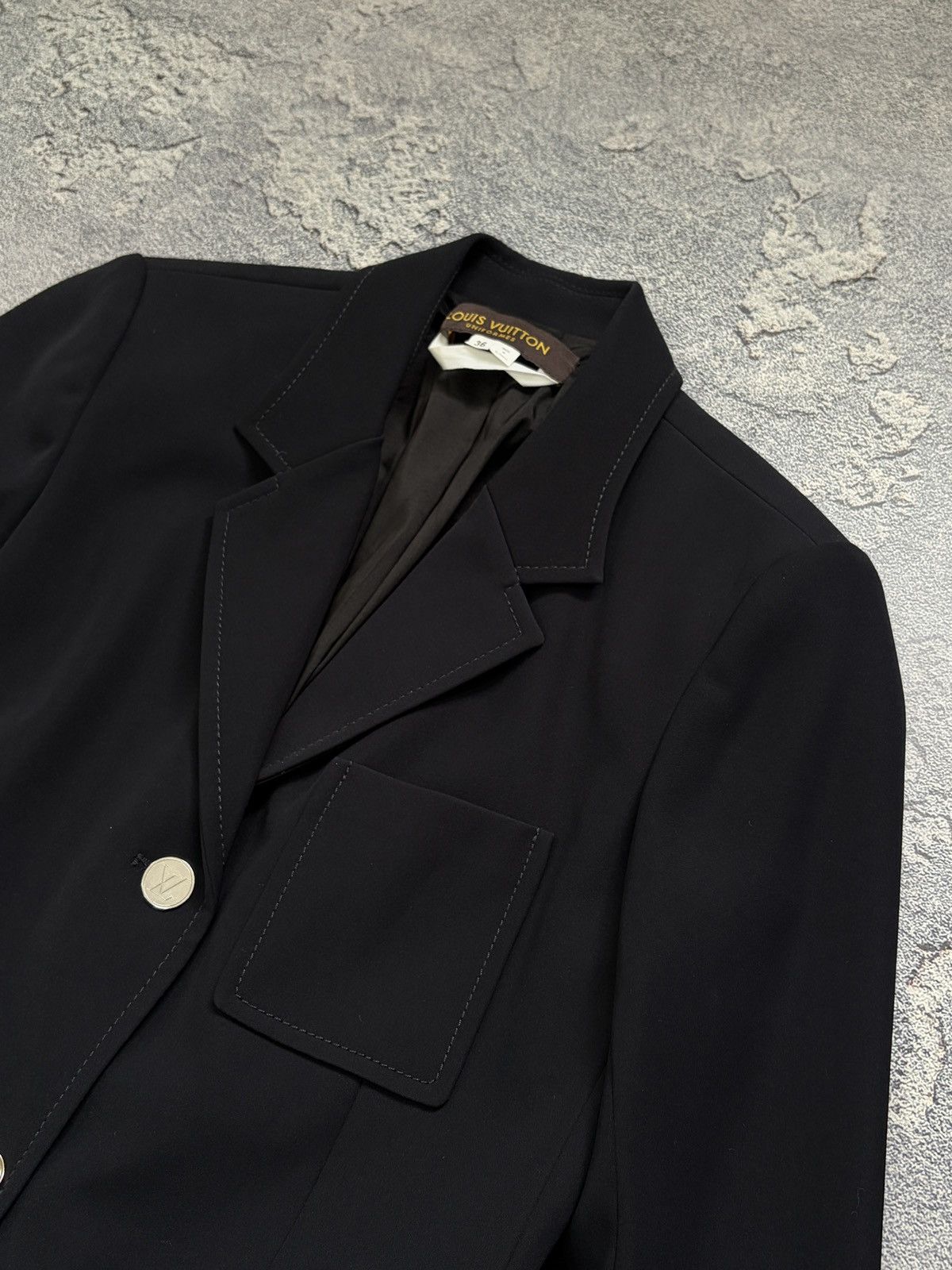 Louis Vuitton Louis Vuitton Uniforms Navy Blazer Silver Logo Buttons Sz 36 Size XS / US 0-2 / IT 36-38 - 7 Thumbnail