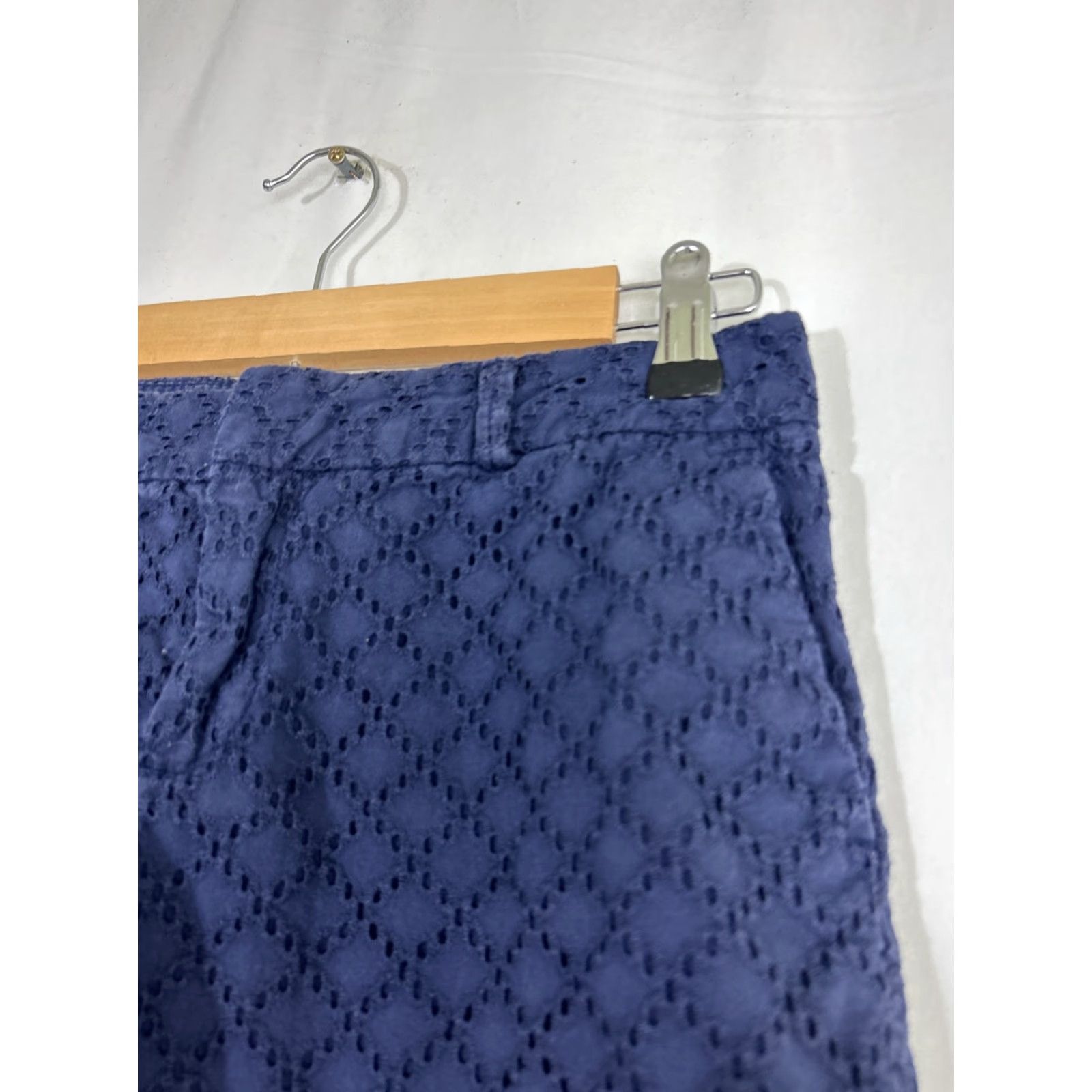 Banana Republic Banana Republic Shorts Navy Blue Eye-lit Petite 0 Chino Summer 28x4 Mid-rise Womens Size 25" / US 0 / IT 36 - 4 Thumbnail