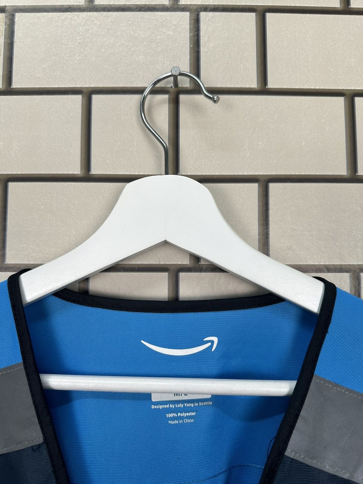 Other Amazon Employee Delivery Driver Reflective Work Vest M/L Size US M / EU 48-50 / 2 - 4 Thumbnail