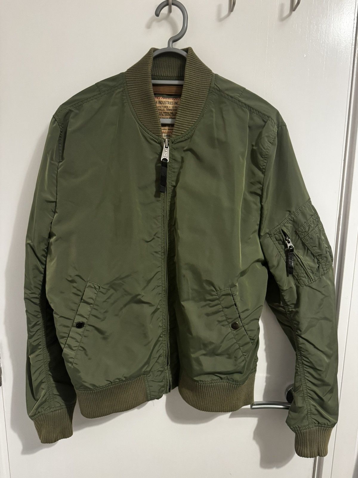 Alpha Industries Alpha Industries Bomber Size US L / EU 52-54 / 3 - 1 Thumbnail