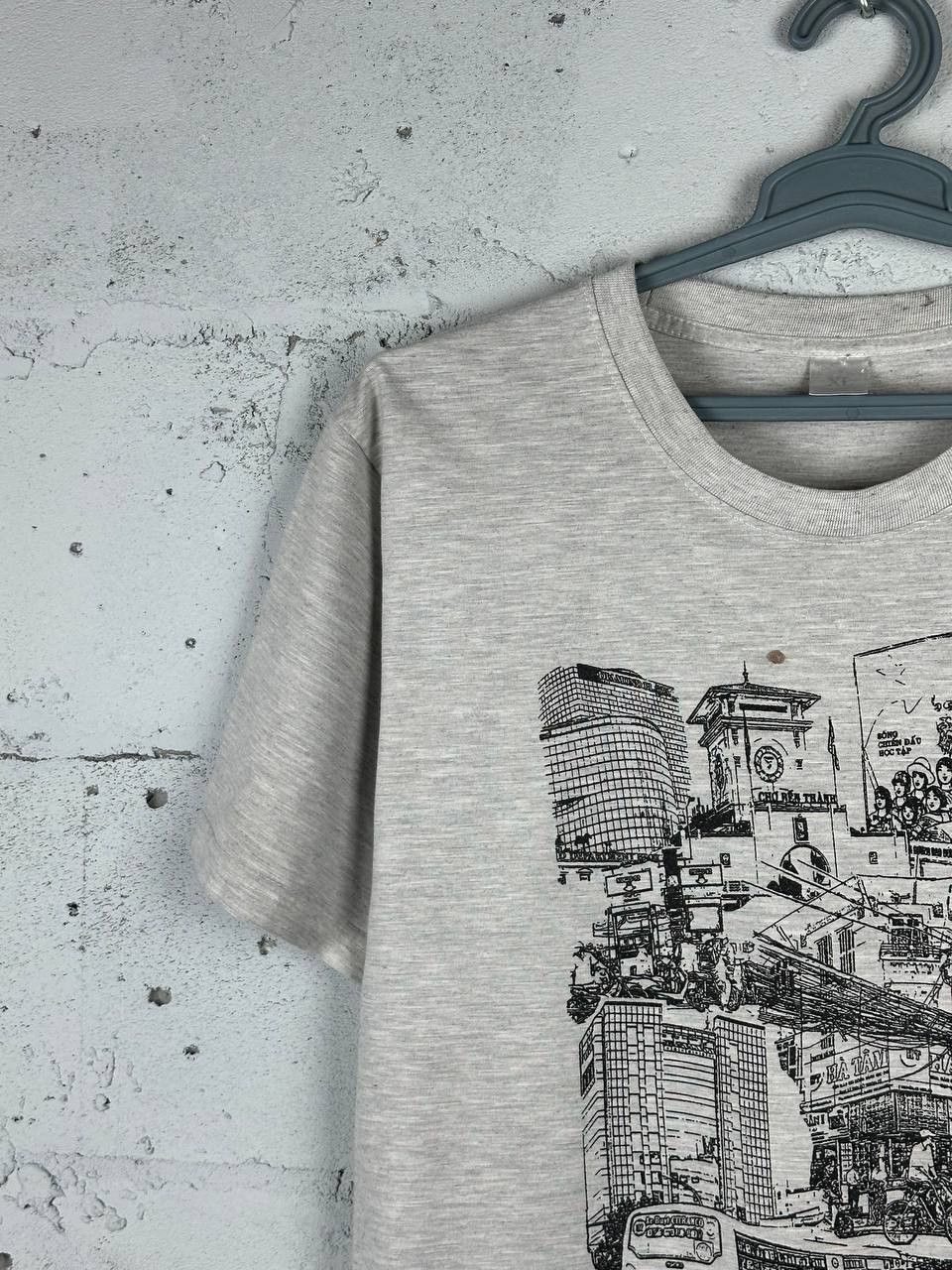 Vintage Vintage lost in Saigon Japanese Avantgarde graphic tee Size US XL / EU 56 / 4 - 2 Thumbnail