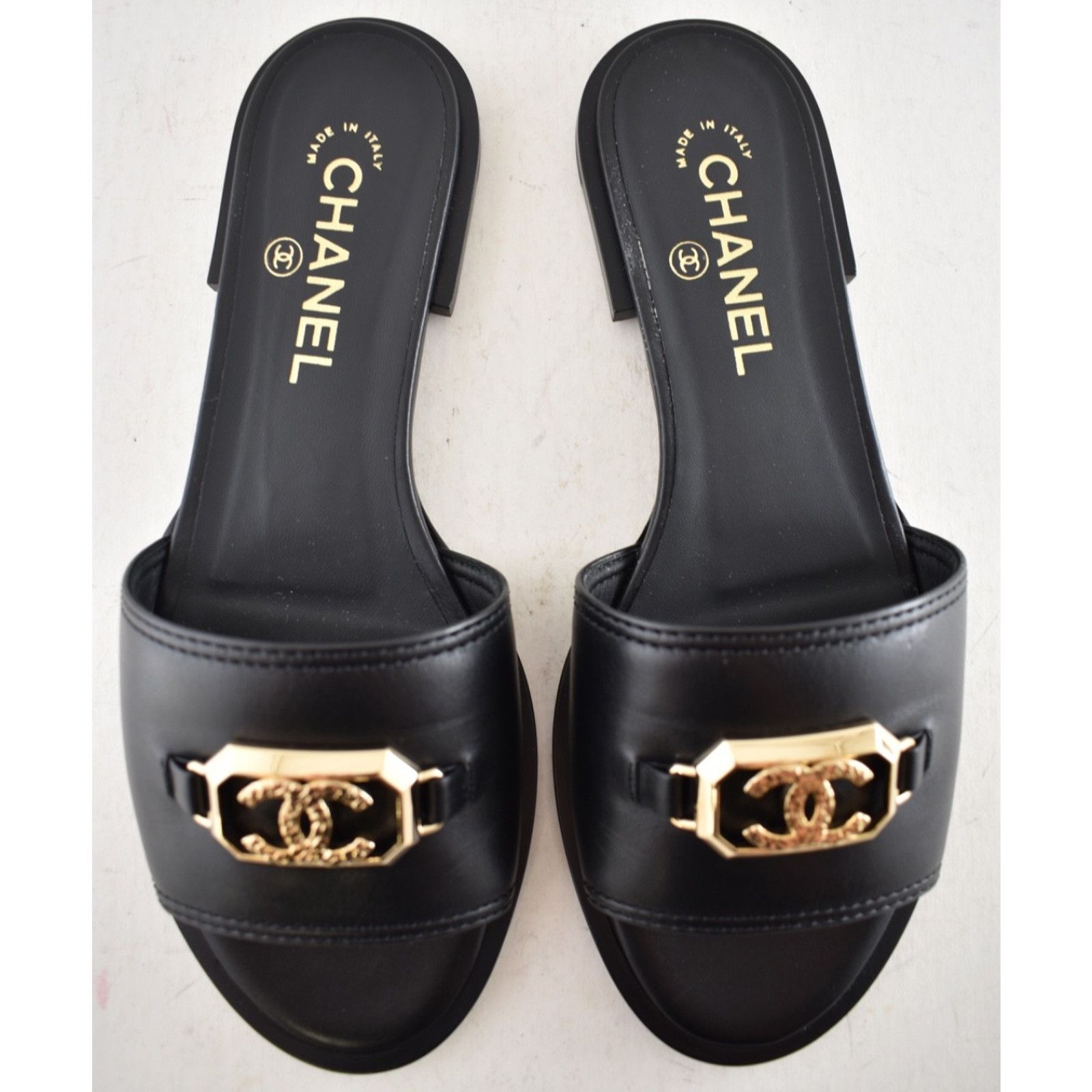 Chanel Chanel Black Shiny Calfskin Gold CC Mule Slides Sandals 38 Size US 8 / IT 38 - 13 Thumbnail