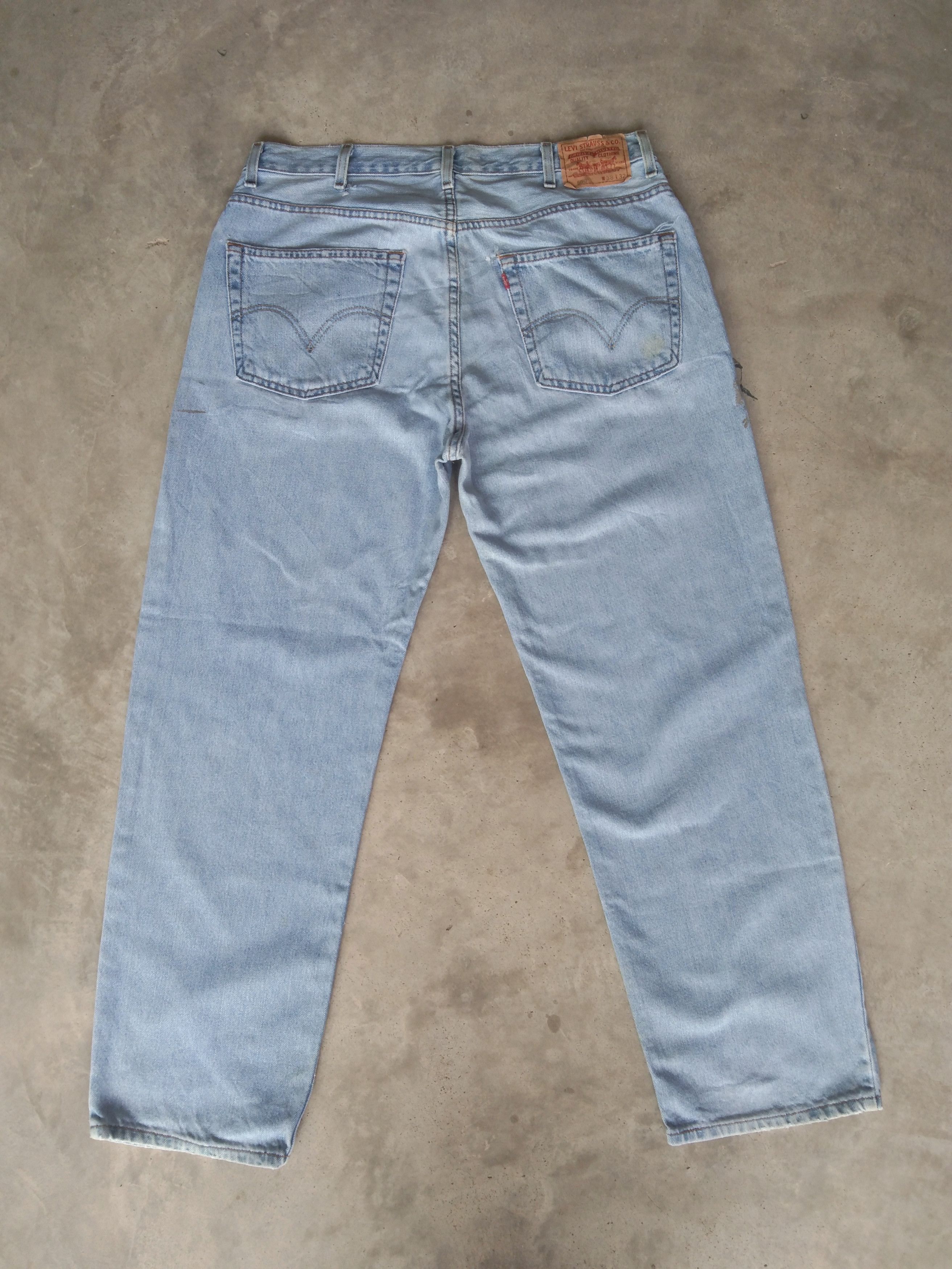 Levi's Vintage Levi's Jeans 550 Light Wash Relaxed Fit Denim 38x32 Size US 38 / EU 54 - 2 Thumbnail