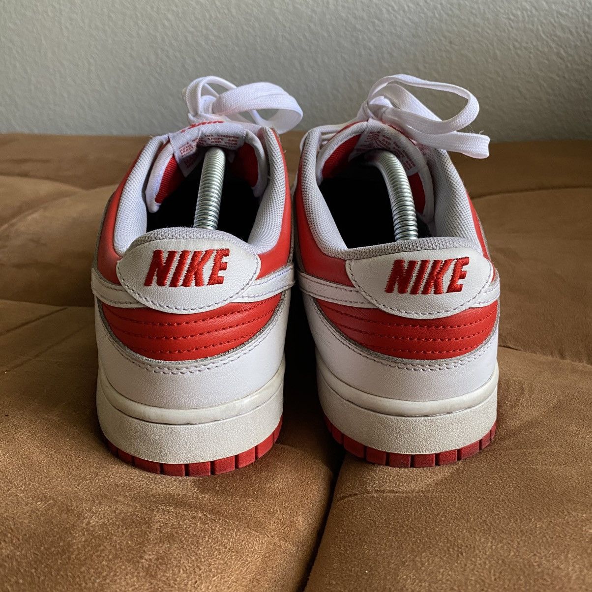 Nike Nike Dunk Low Championship Red Size US 9 / EU 42 - 4 Thumbnail