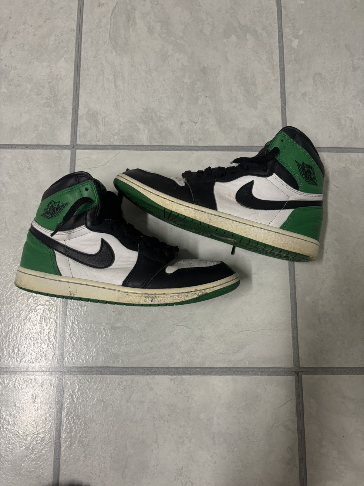 Nike Jordan 1 retro high og “lucky green” Size US 9.5 / EU 42-43 - 2 Thumbnail