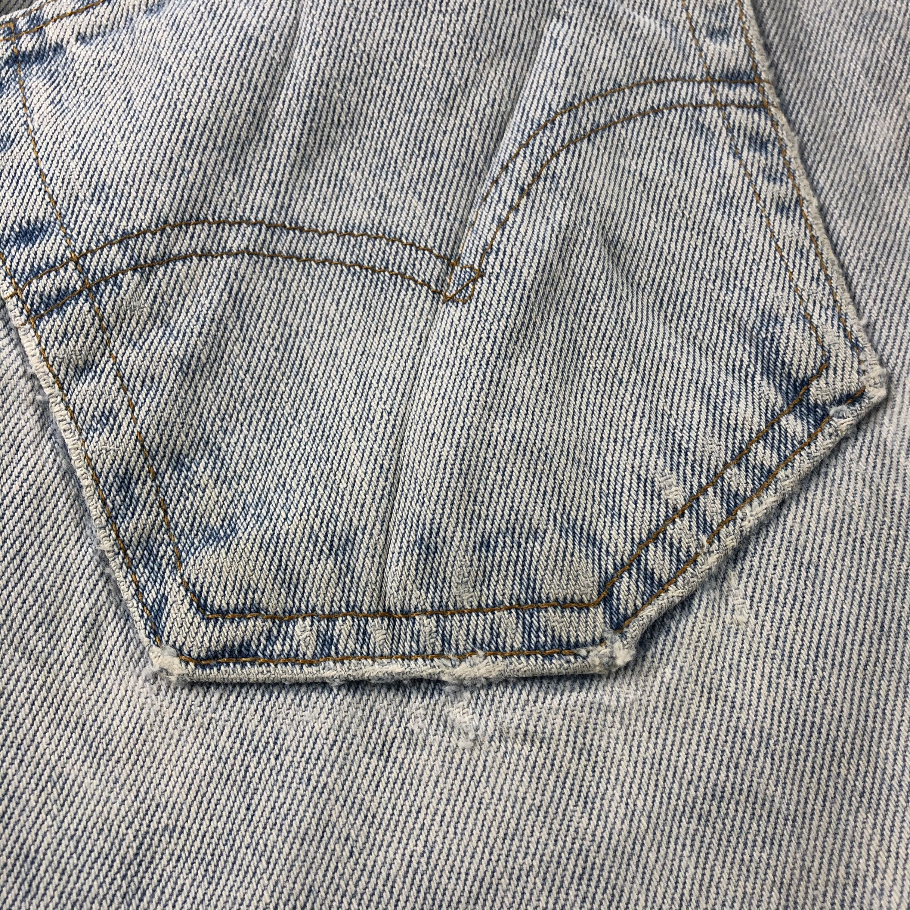 Levi's Vintage 90s Levis 550 Jeans Light Wash Denim KJ929 Size US 32 / EU 48 - 12 Thumbnail