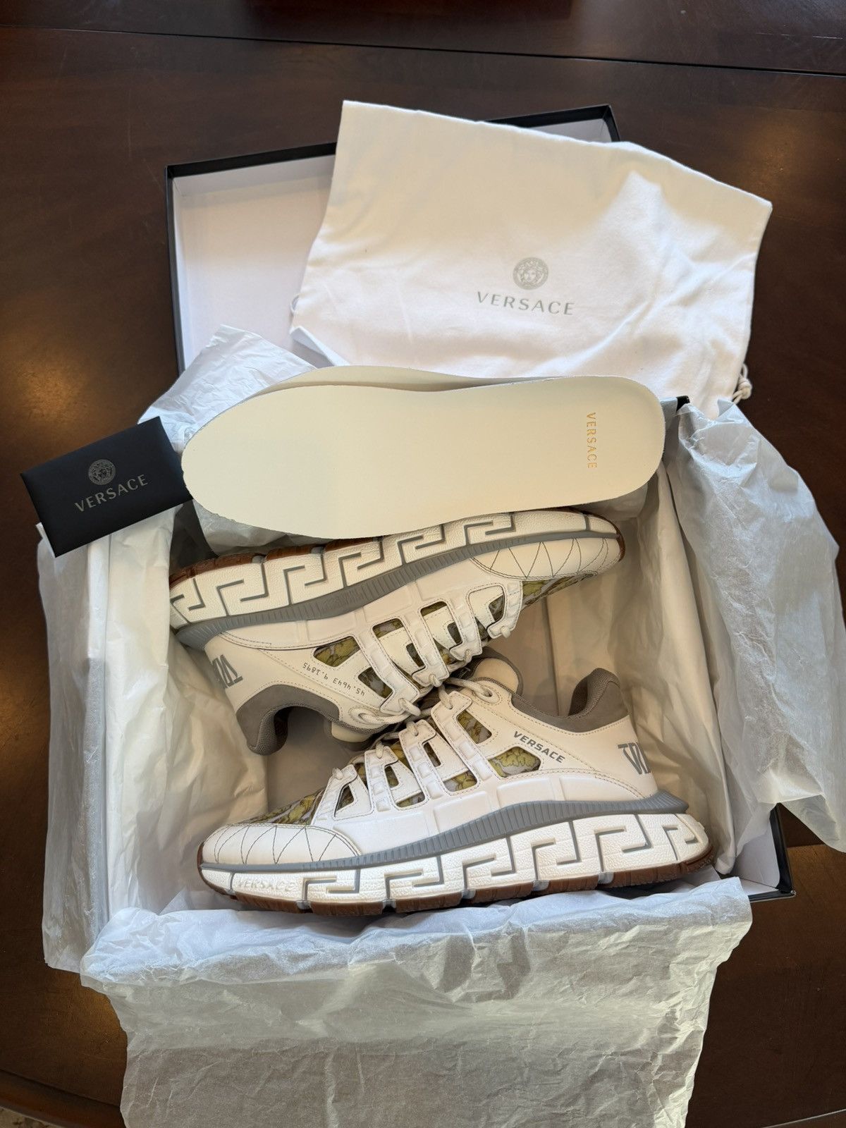 Versace Versace Trigreca Size 10 LIKE NEW Size US 10 / EU 43 - 1 Thumbnail