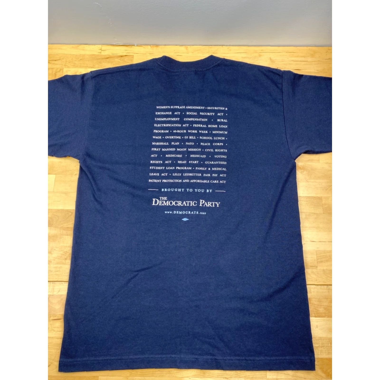Vintage VINTAGE Bayside T-Shirt Unisex Adults Short Sleeve L Blue Democraticc Party Womens Suffrage Amendment 4192 Size L / US 10 / IT 46 - 6 Thumbnail