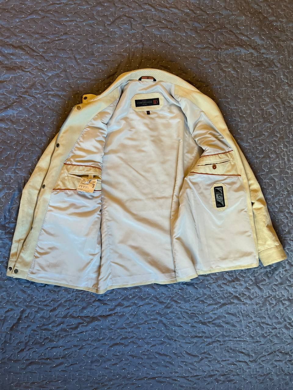 Corneliani Corneliani ID Jacket Size 48 Size US M / EU 48-50 / 2 - 4 Thumbnail