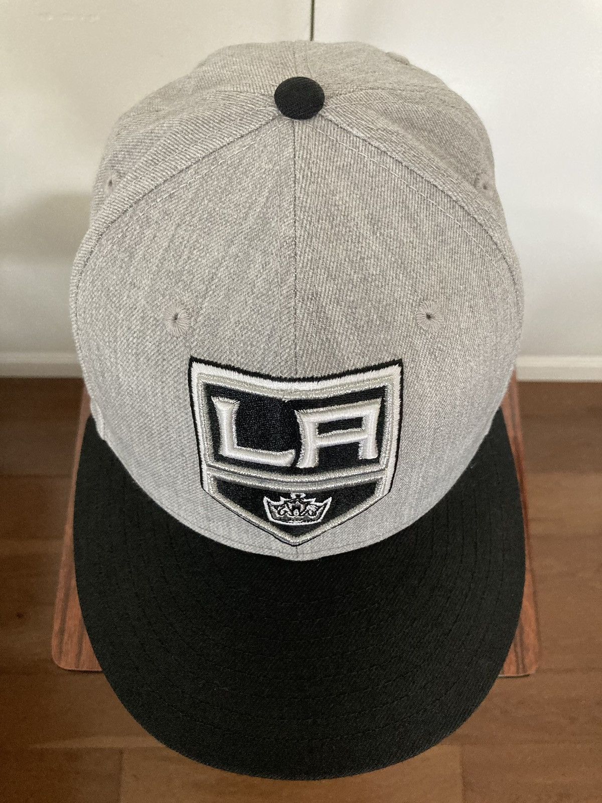New Era LOS ANGELES KINGS NEW ERA 59FIFTY HAT CAP NHL HOCKEY FITTED Size ONE SIZE - 3 Thumbnail