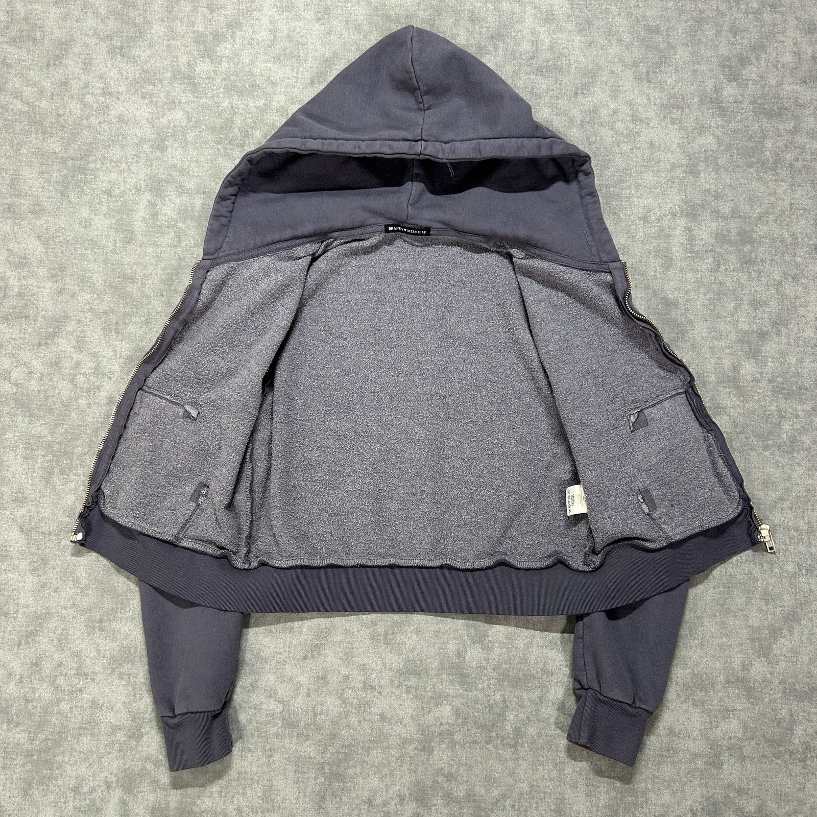 Brandy Melville Brandy Melville grey full zip cropped fleece jacket wms XS-S Size S / US 4 / IT 40 - 3 Thumbnail
