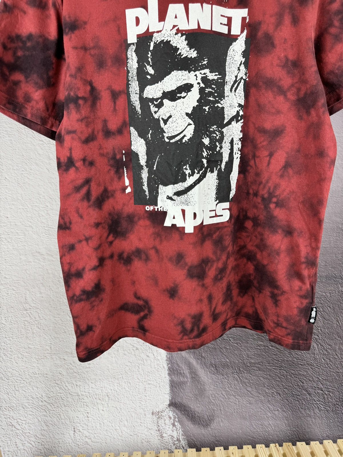 Element Planet of the Apes x Element red big logo skateboarding tee Size US M / EU 48-50 / 2 - 6 Thumbnail