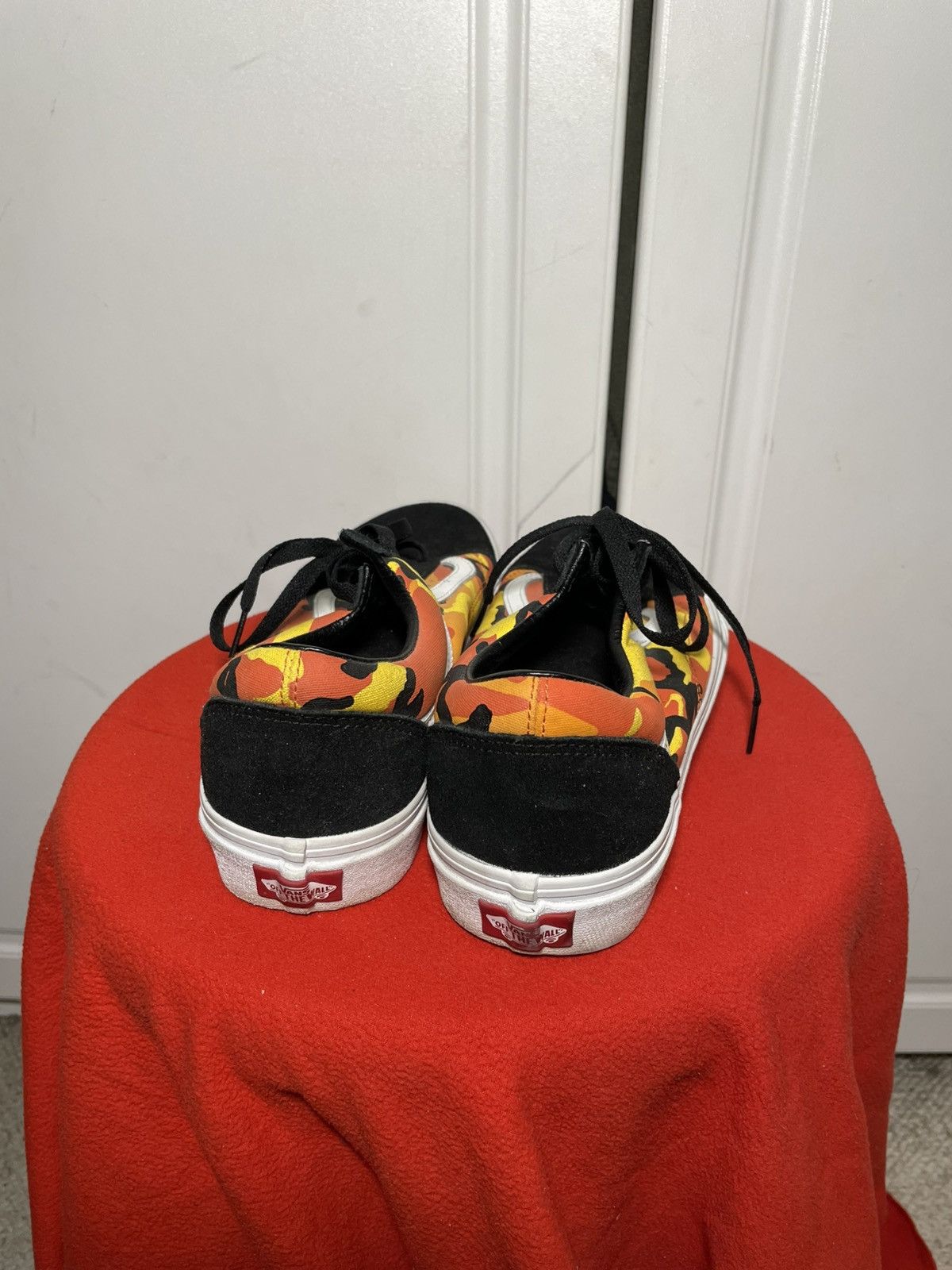 Vans Vans classic orange camo Size US 10.5 / EU 43-44 - 3 Thumbnail