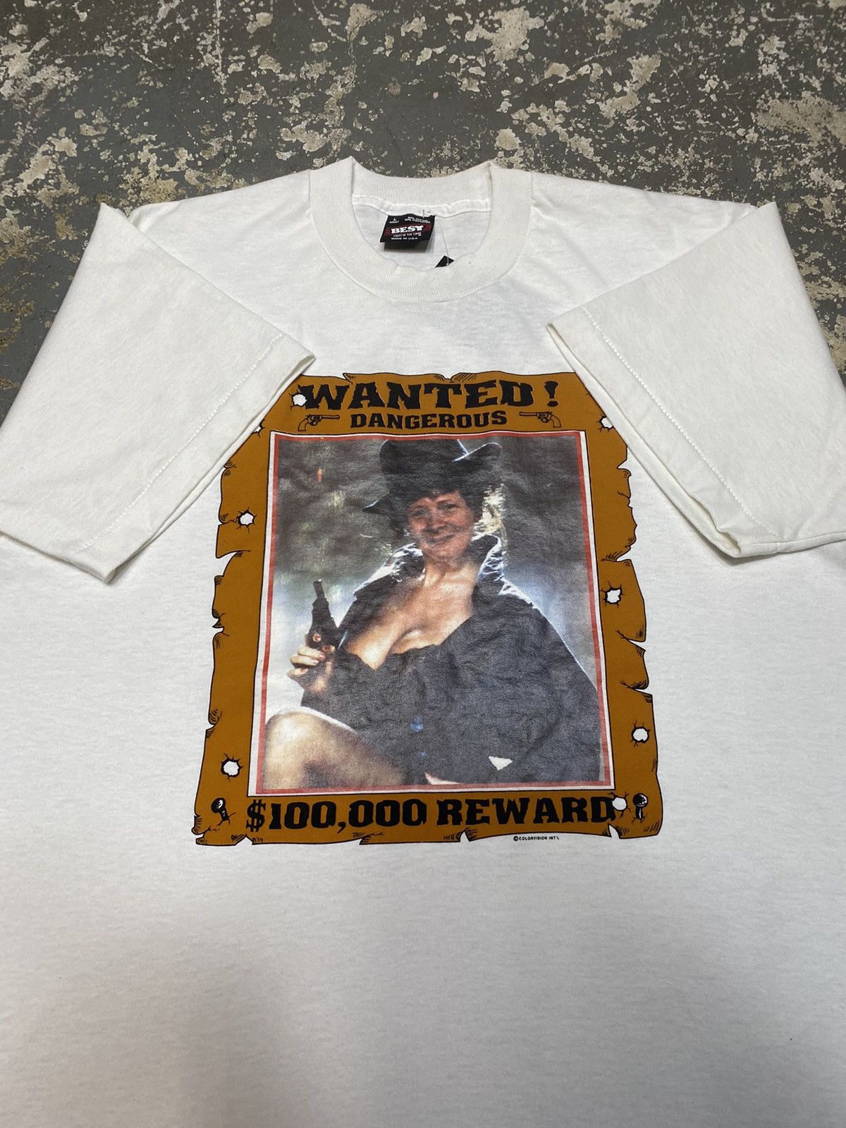 Japanese Brand × Vintage Vintage Wanted! Dangerous $100k Reward Funny Tshirt Size US L / EU 52-54 / 3 - 4 Thumbnail