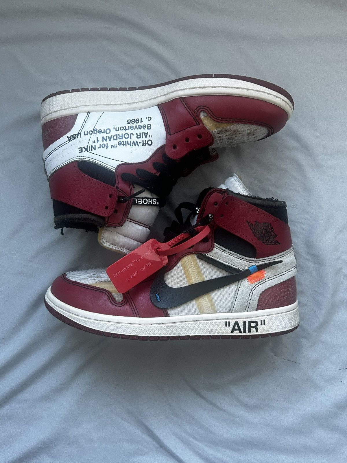 Nike × Off-White Off White Jordan 1 Chicago Size US 7.5 / EU 40-41 - 1 Thumbnail