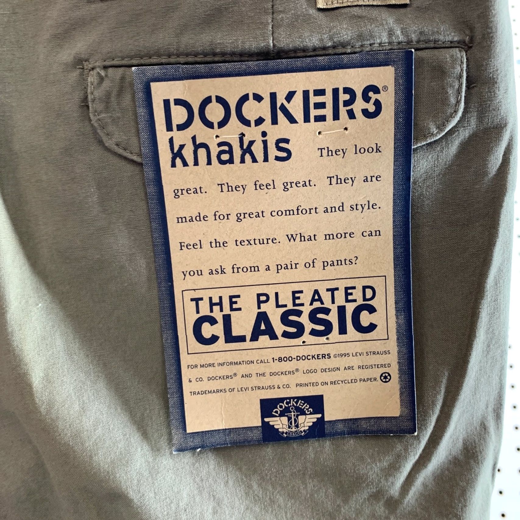 Dockers Dockers Pants Mens 38x30 Khaki Pleated Classic Straight Leg Chino Beige 30 Inseam Nwt Casual Belted Front Type: Pleated Mens Size US 38 / EU 54 - 7 Thumbnail