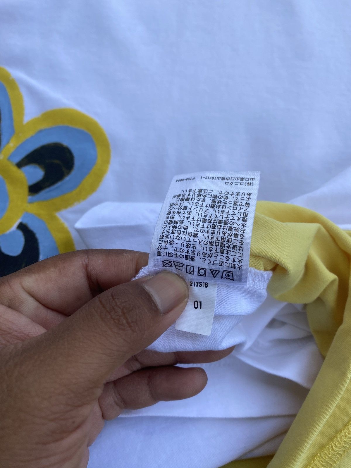 Marni Rare MARNI X Uniqlo Tshirt Size L / US 10 / IT 46 - 12 Thumbnail