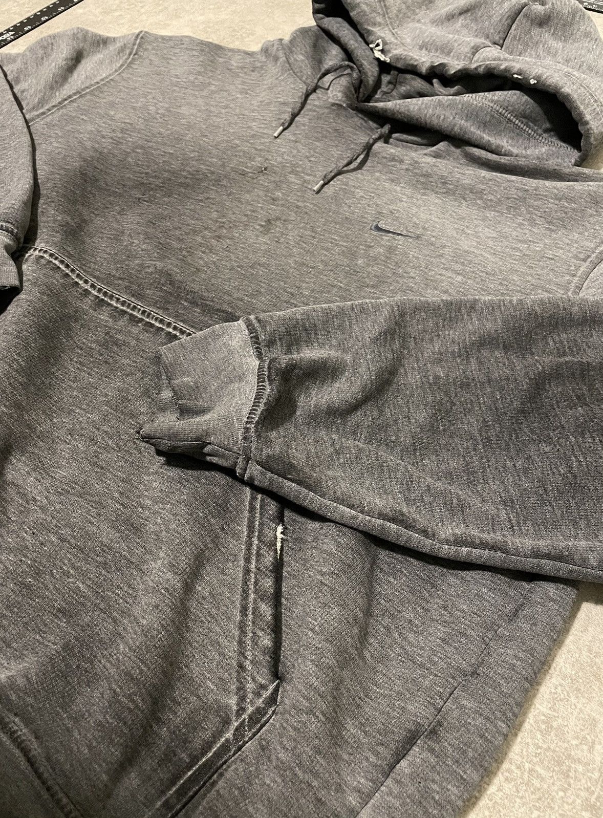 Nike Men’s Early 2000’s Nike “Faded Basic” Hoodie (Sz.M) Size US M / EU 48-50 / 2 - 2 Thumbnail