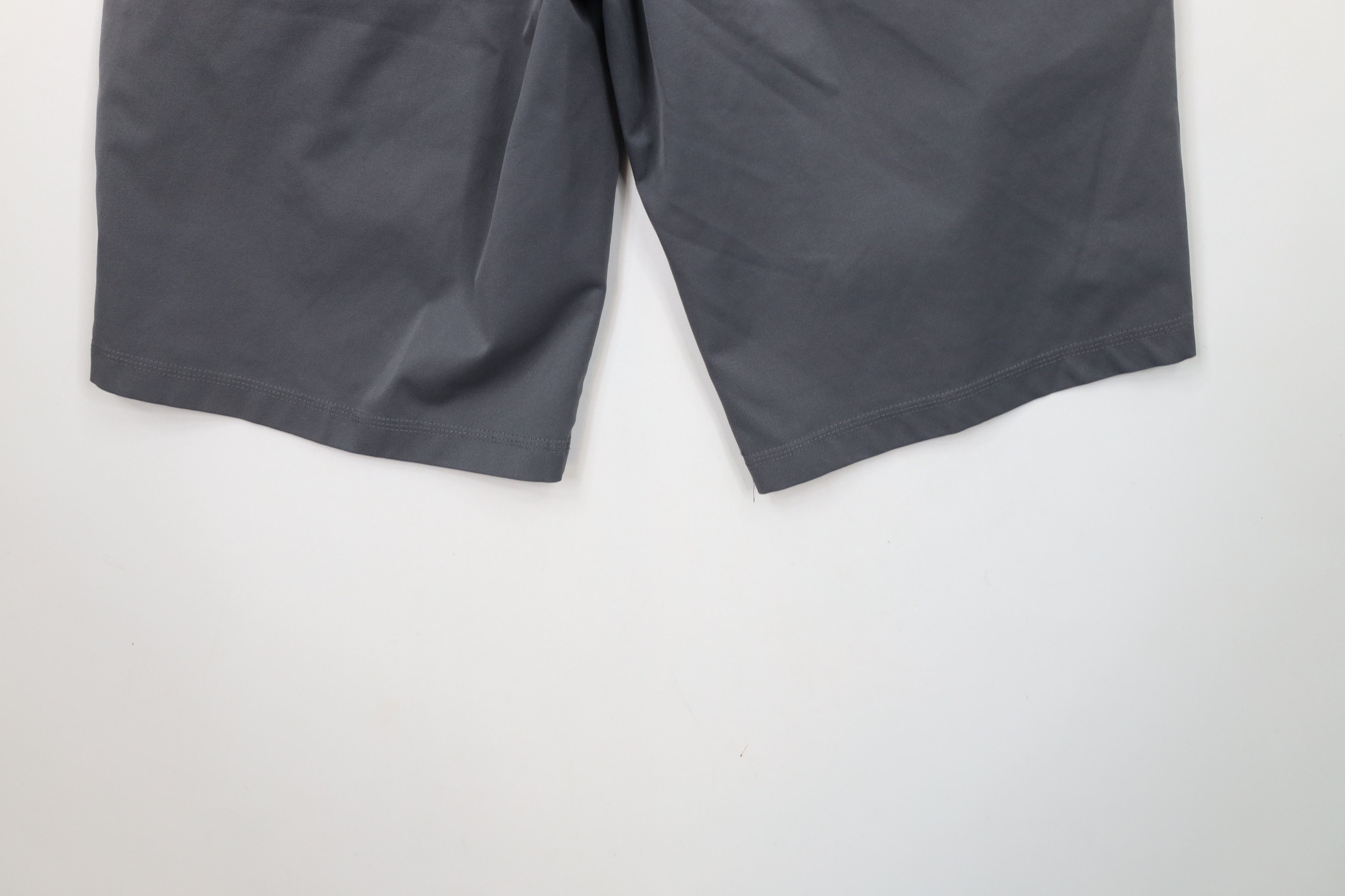 Adidas × Vintage Adidas Golf Spell Out Vented Tech Golfing Chino Shorts Gray Size US 30 / EU 46 - 12 Thumbnail
