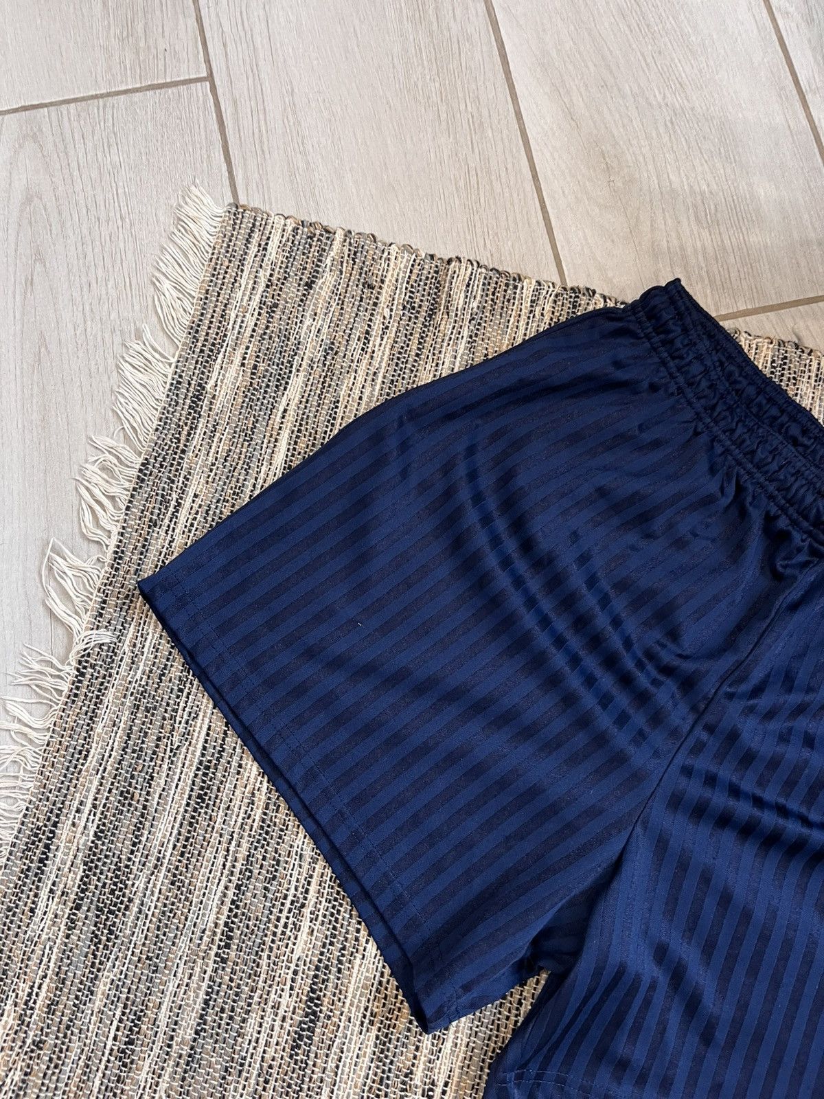 Umbro × Vintage Vintage Umbro Shorts Navy Football minimalistic nylon Size US 38 / EU 54 - 3 Thumbnail
