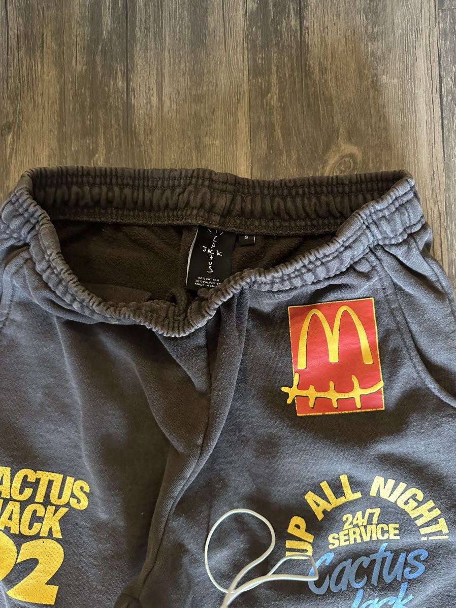 Travis Scott Cactus Jack by Travis Scott x McDonald’s Sticker Sweatpants Size 26" / US 2 / IT 38 - 5 Thumbnail