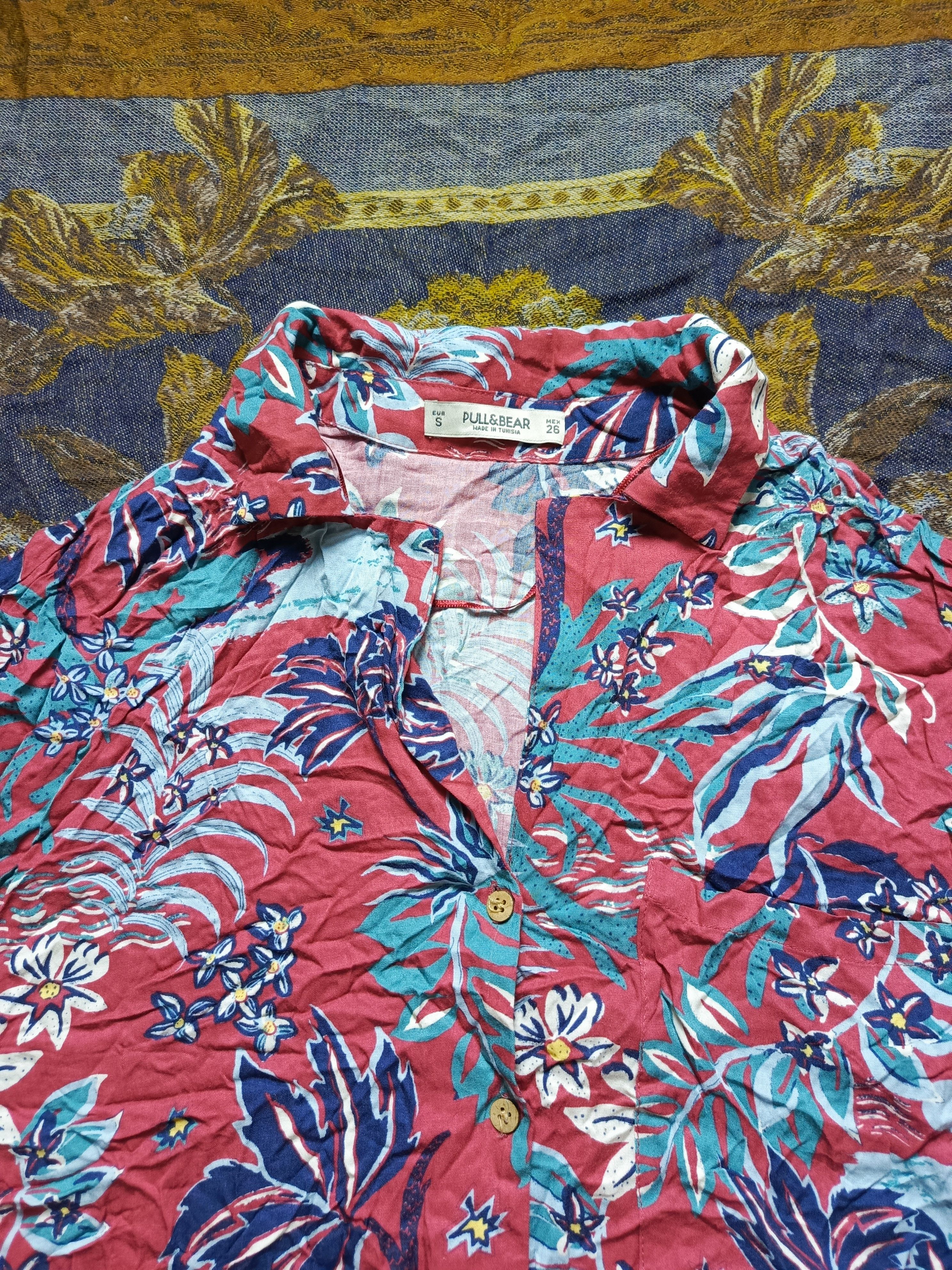 Pull & Bear Pull & Bear Vibrant Floral Crop – Casual Summer Look Size S / US 4 / IT 40 - 2 Thumbnail