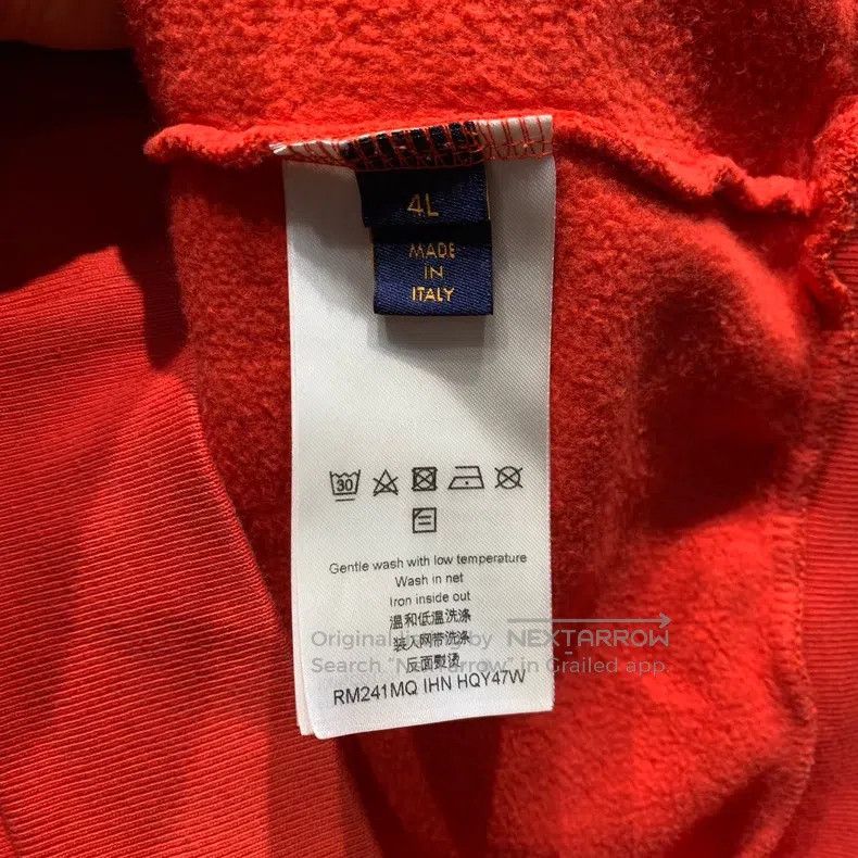 Louis Vuitton Louis Vuitton size 4l Red graffiti logo hooded sweatshirt Size US M / EU 48-50 / 2 - 8 Thumbnail