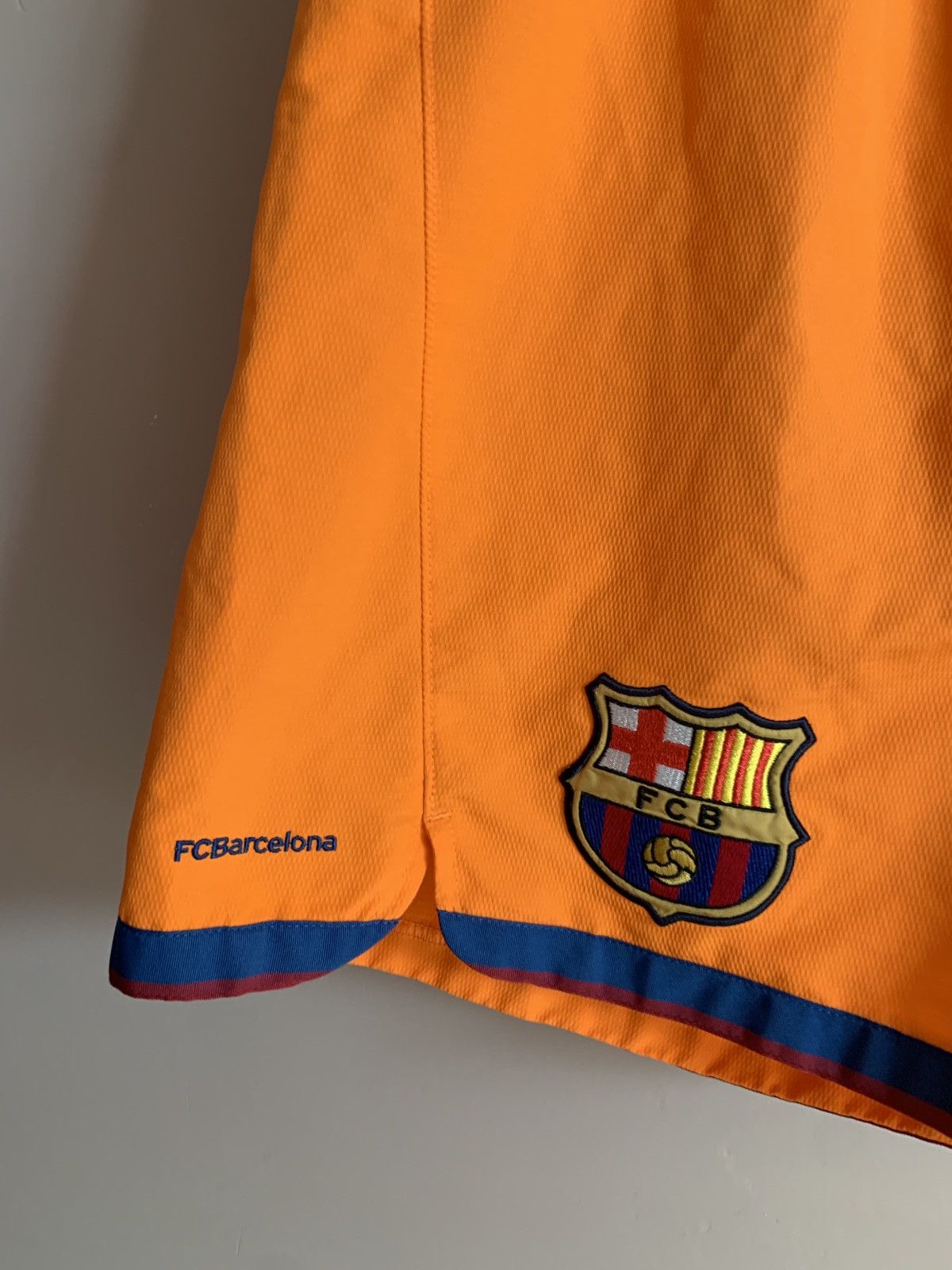 Nike Vintage FC Barcelona 2006 away orange soccer shorts Nike Size US 32 / EU 48 - 3 Thumbnail