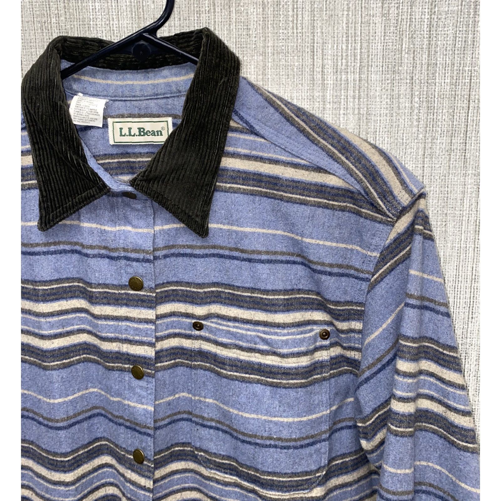Vintage L.L. Bean Women’s Blue Striped Long Sleeve Snap Button Front Shirt Size M Regular Fit Button-Up Collared Cotton 100% New? Size M / US 6-8 / IT 42-44 - 2 Thumbnail