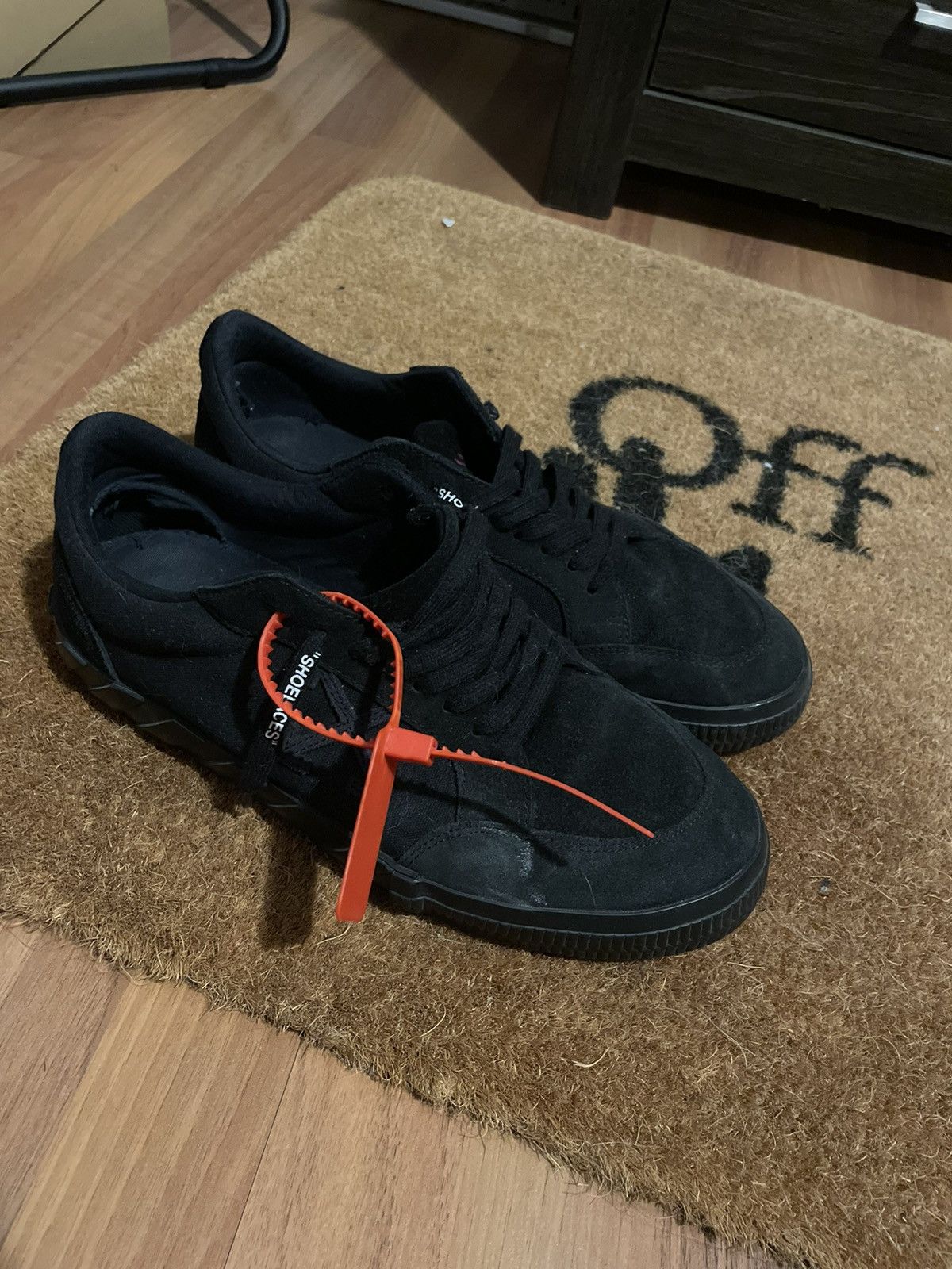 Off-White Off-white Low Volcanized Sneakers Size US 12 / EU 45 - 1 Thumbnail