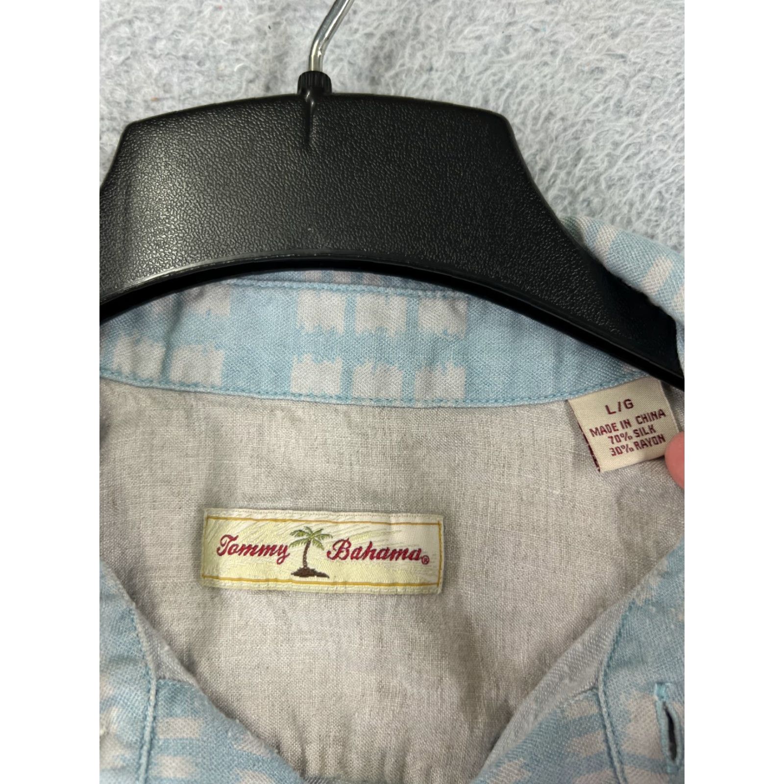 Tommy Bahama Tommy Bahama Shirt Large Mens Blue Beige Button Up Hawaiian Silk Blend Vacation Size US L / EU 52-54 / 3 - 3 Thumbnail