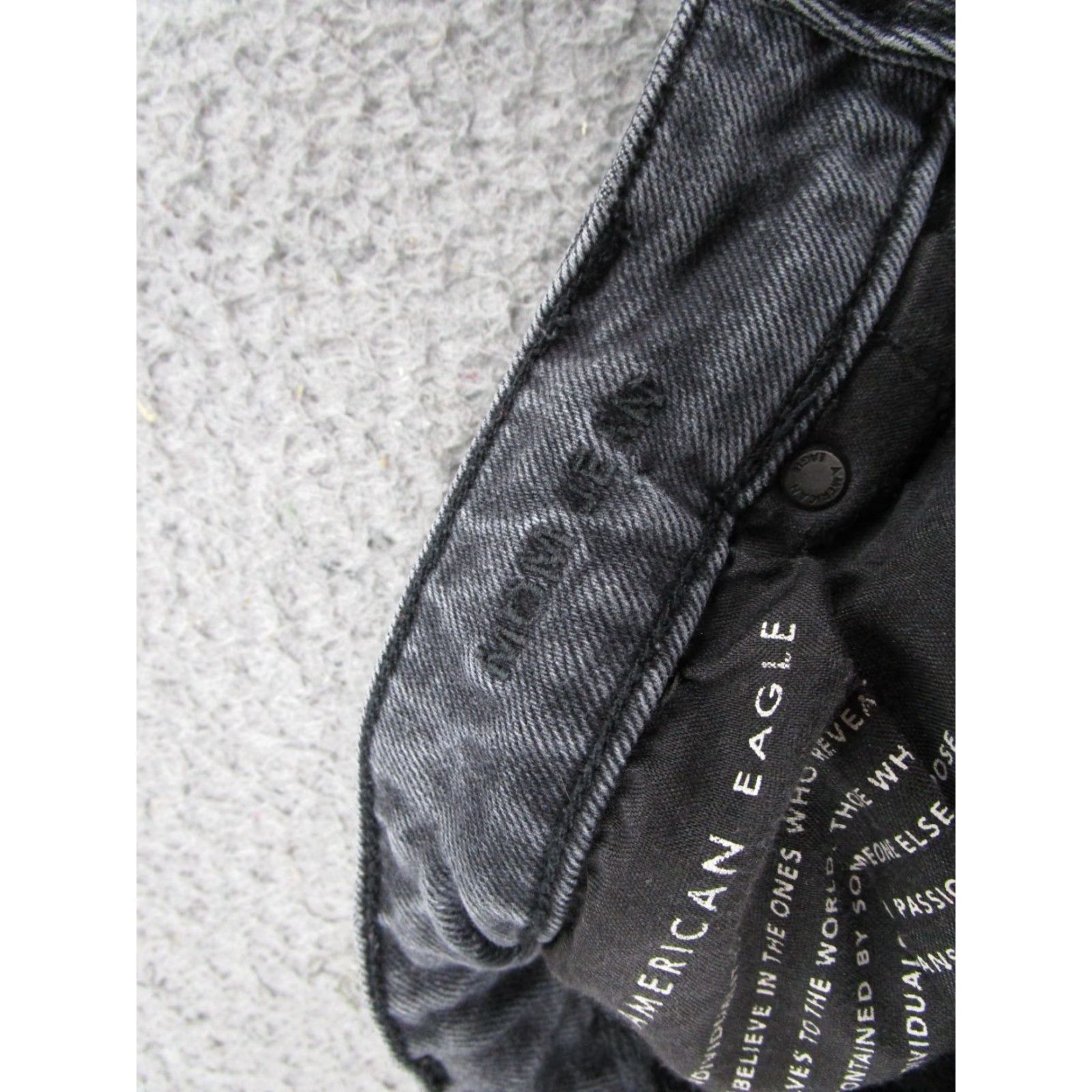 American Eagle Outfitters American Eagle Outfitters Jeans Womens Size 6 Black Stretch Denim High Rise Mom Size 28" / US 6 / IT 42 - 6 Thumbnail