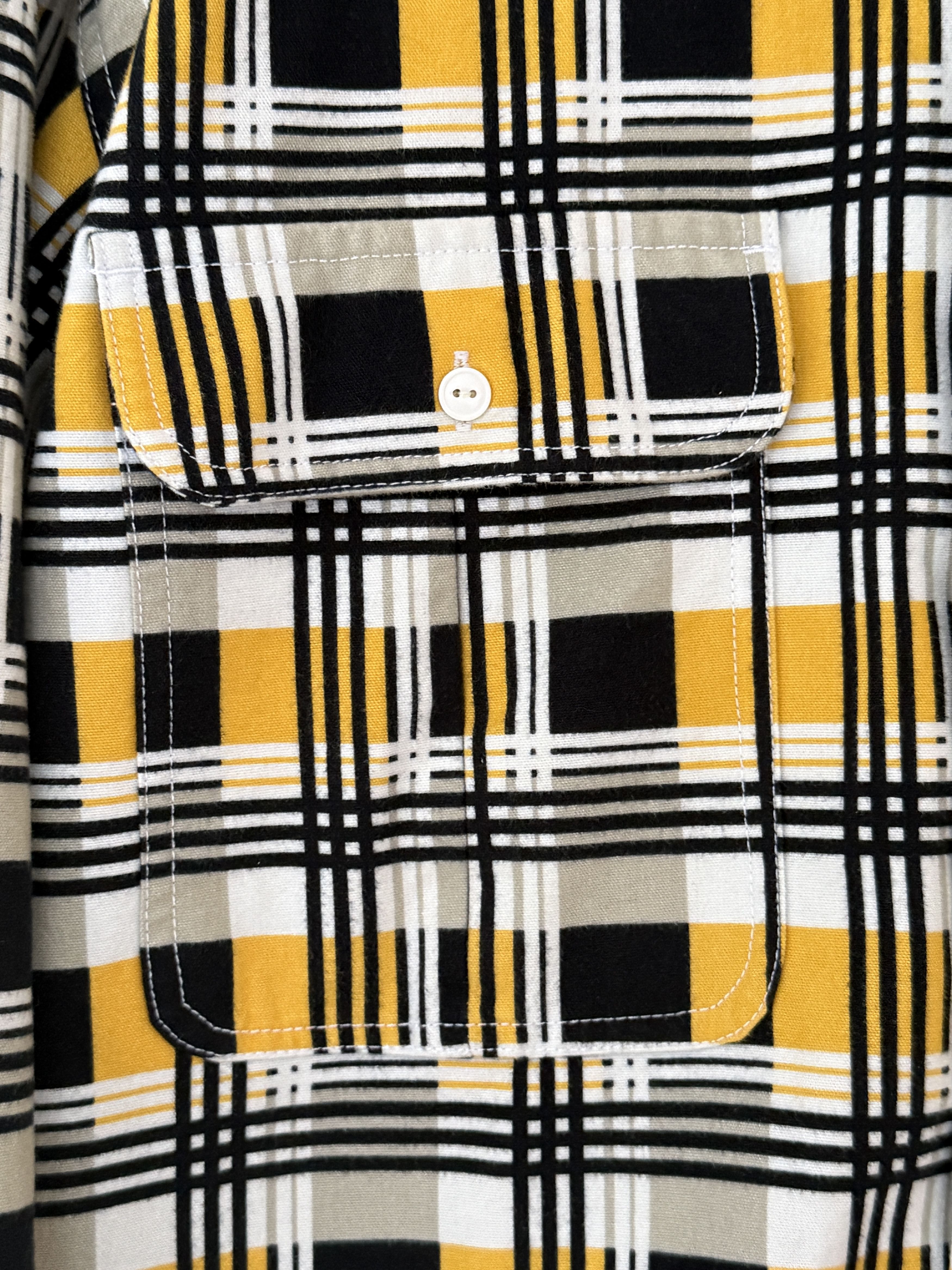 Levi's Oversized printed skate shirt in black/yellow plaid (size M) Size US M / EU 48-50 / 2 - 7 Thumbnail