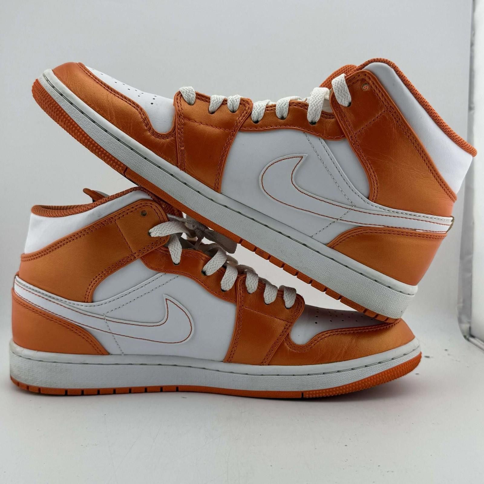 Jordan Brand Jordan 1 Mid Metallic Orange OG Box 9.5 Used Size US 9.5 / EU 42-43 - 7 Thumbnail