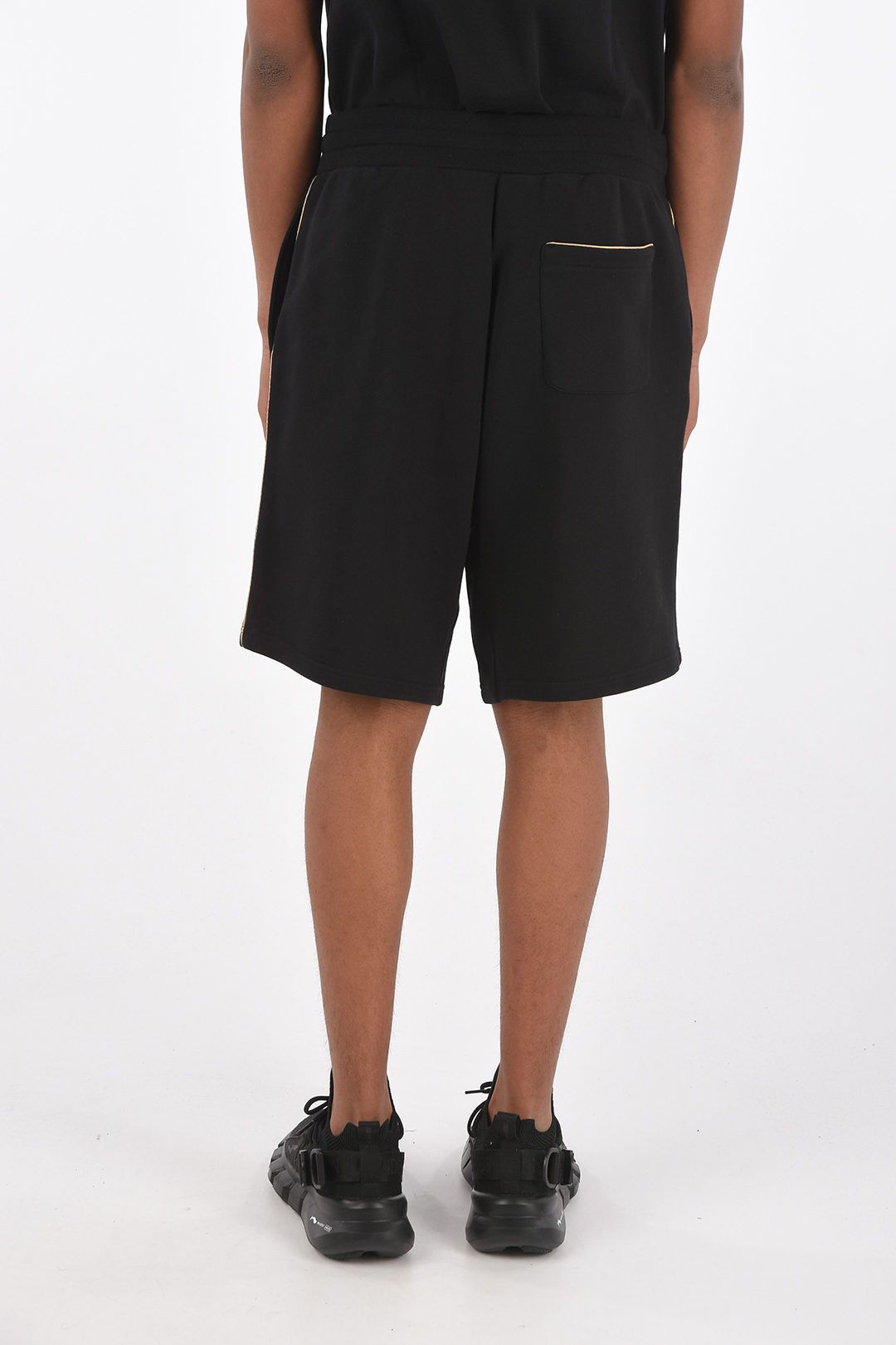 Moschino o1y0225 Logo Short in Black Size US 34 / EU 50 - 3 Thumbnail