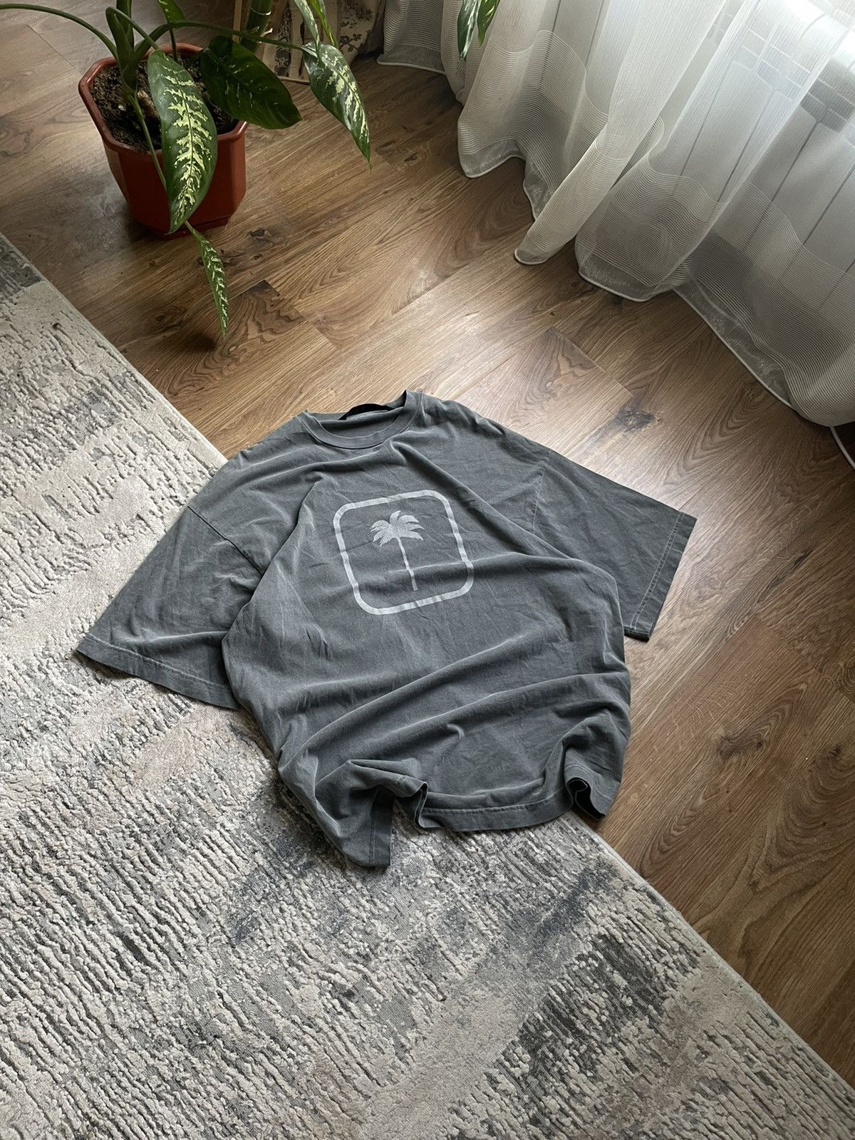 Palm Angels PALM ANGELS Tonal Palm Tree-Print T-Shirt Size US M / EU 48-50 / 2 - 1 Thumbnail