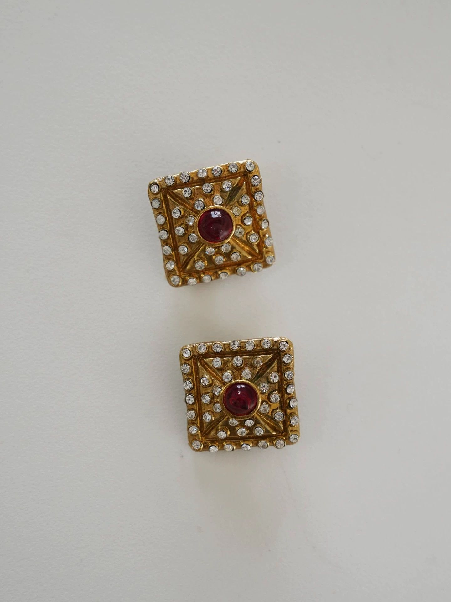 Chanel Chanel Bloody Red Crystal Square Pyramid Earclips Size ONE SIZE - 4 Thumbnail