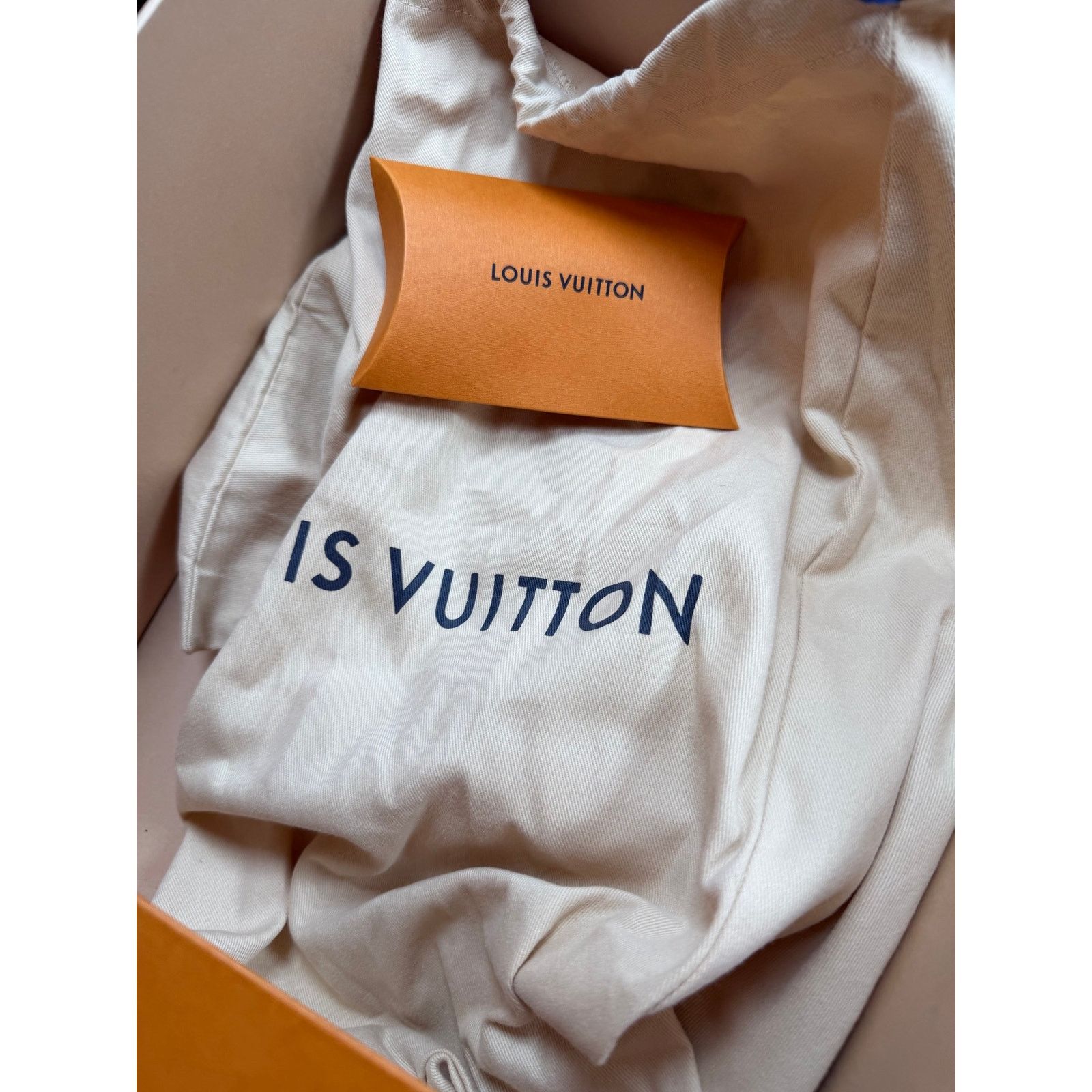 Louis Vuitton Size 7LV/8US - Louis Vuitton Transparent Blue Trainer NEW Size US 8 / EU 41 - 11 Thumbnail