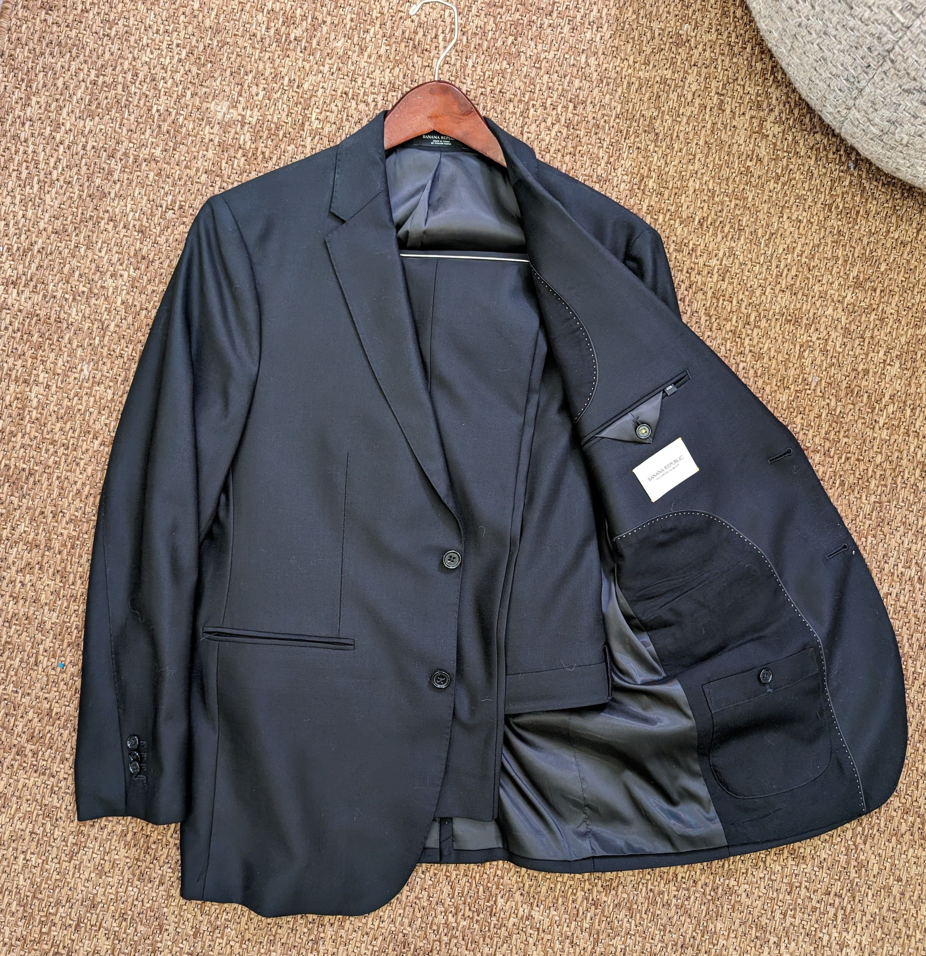 BR Signature Italian Hopsack Suit (40R shoulder x 33R waist)