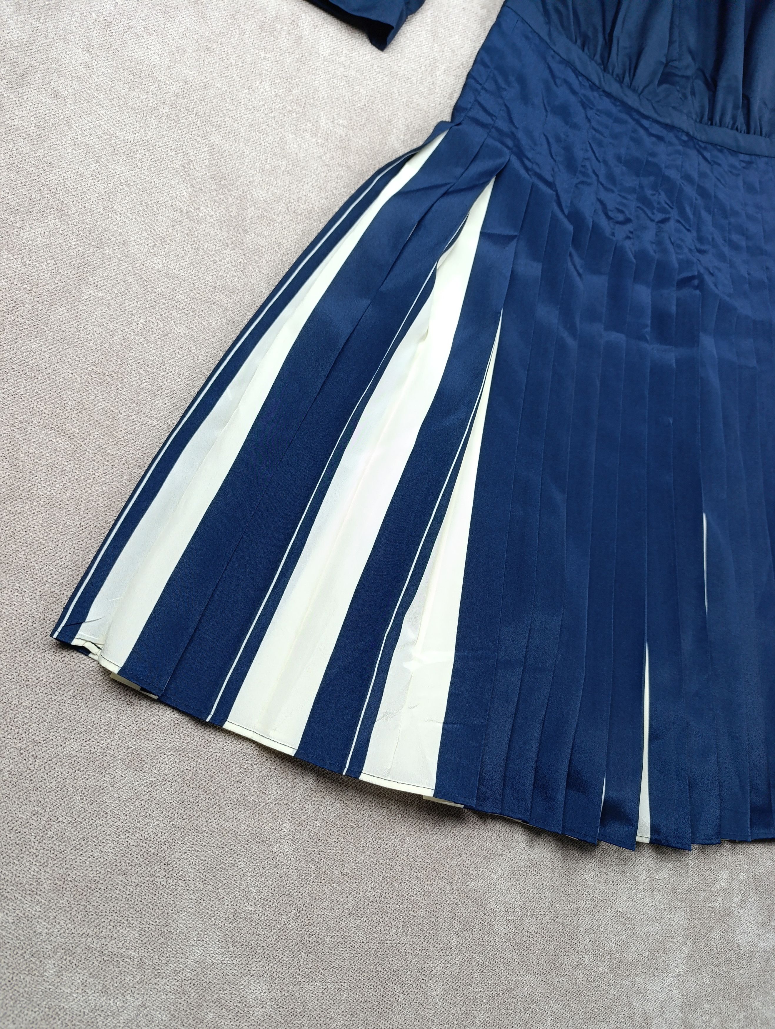 Max Mara MAX MARA STUDIO SPRING 2013 MIDI DRESS Size M / US 6-8 / IT 42-44 - 4 Thumbnail