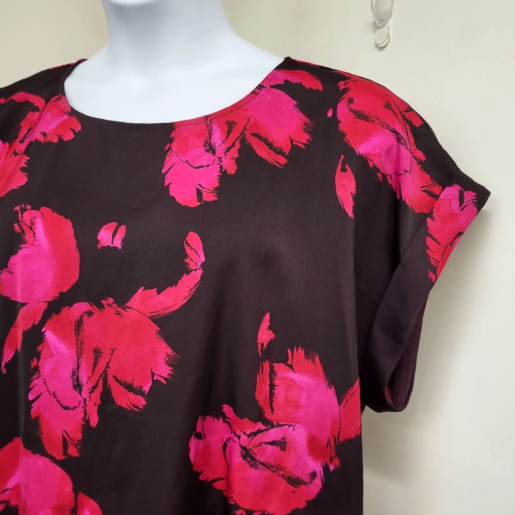 Nine West Nine West Blouse Women's XXL Red Silky Floral Top Classy Professional Bangkok? Size XXL / US 16-18 / IT 52-54 - 2 Thumbnail