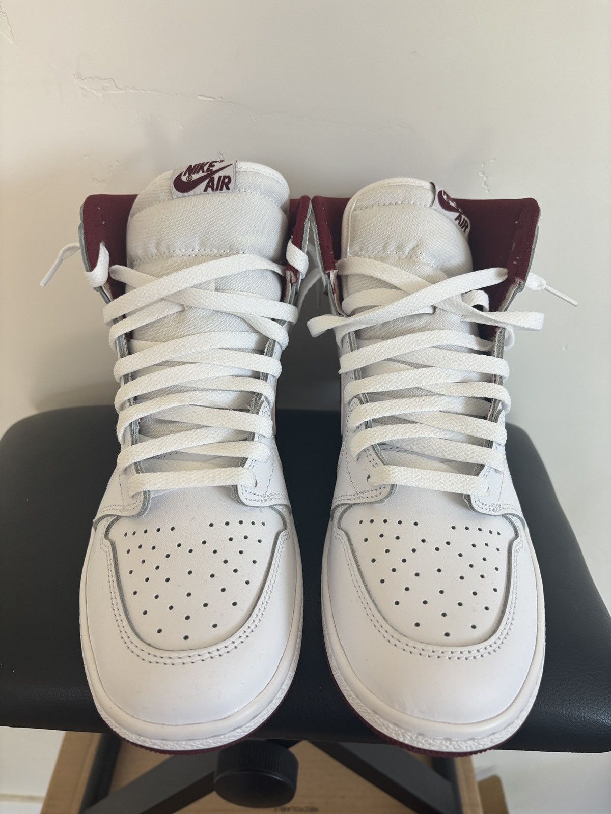 Other Jordan 1 High 85 Metallic Burgundy Size US 9 / EU 42 - 4 Thumbnail